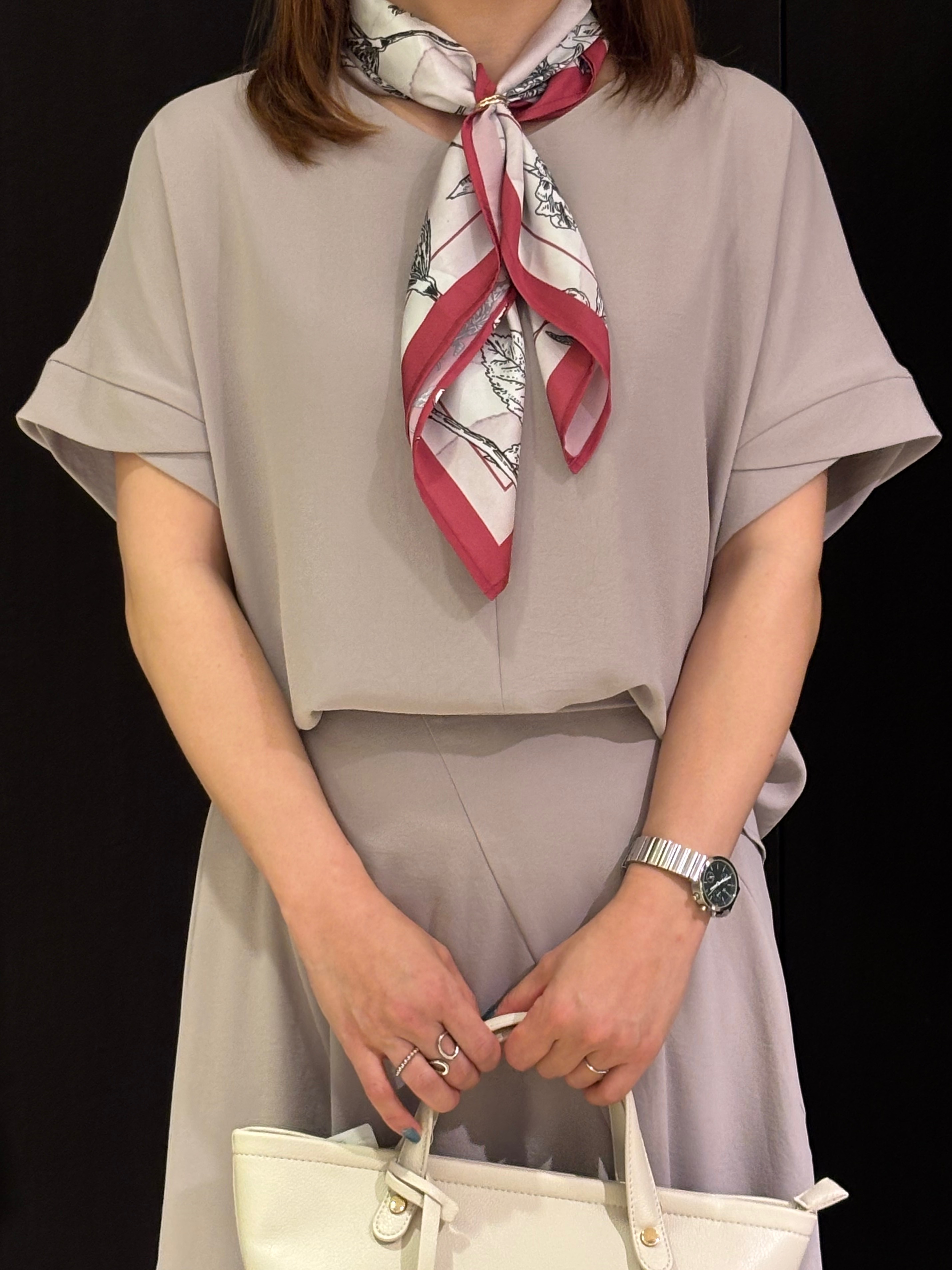 SaKiさんの「UNTITLED｜【前後2WAY/はっ水/セットアップ可】リラクシーフレンチスリーブブラウス」を使ったコーディネート