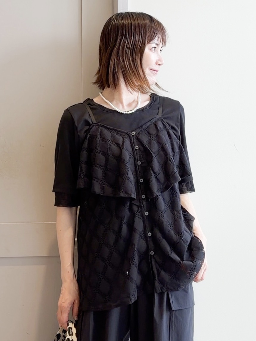 yamakoさんの「grove｜【ひんやり・UVカット】チュールトリミング5分袖Tシャツ」を使ったコーディネート