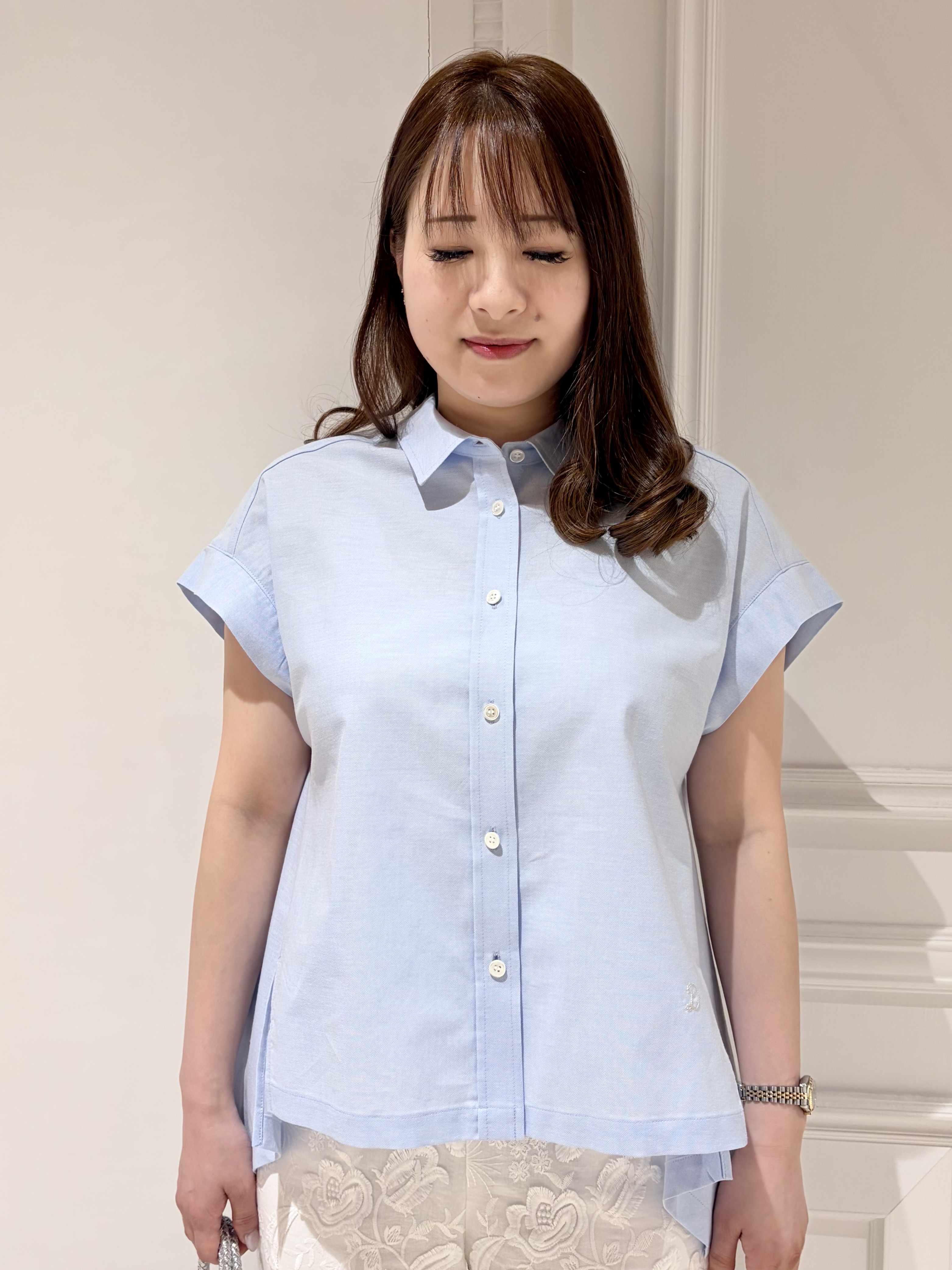 minowaさんの「DRESSTERIOR｜【毎年人気/ウォッシャブル】バックフレアオックスシャツ」を使ったコーディネート