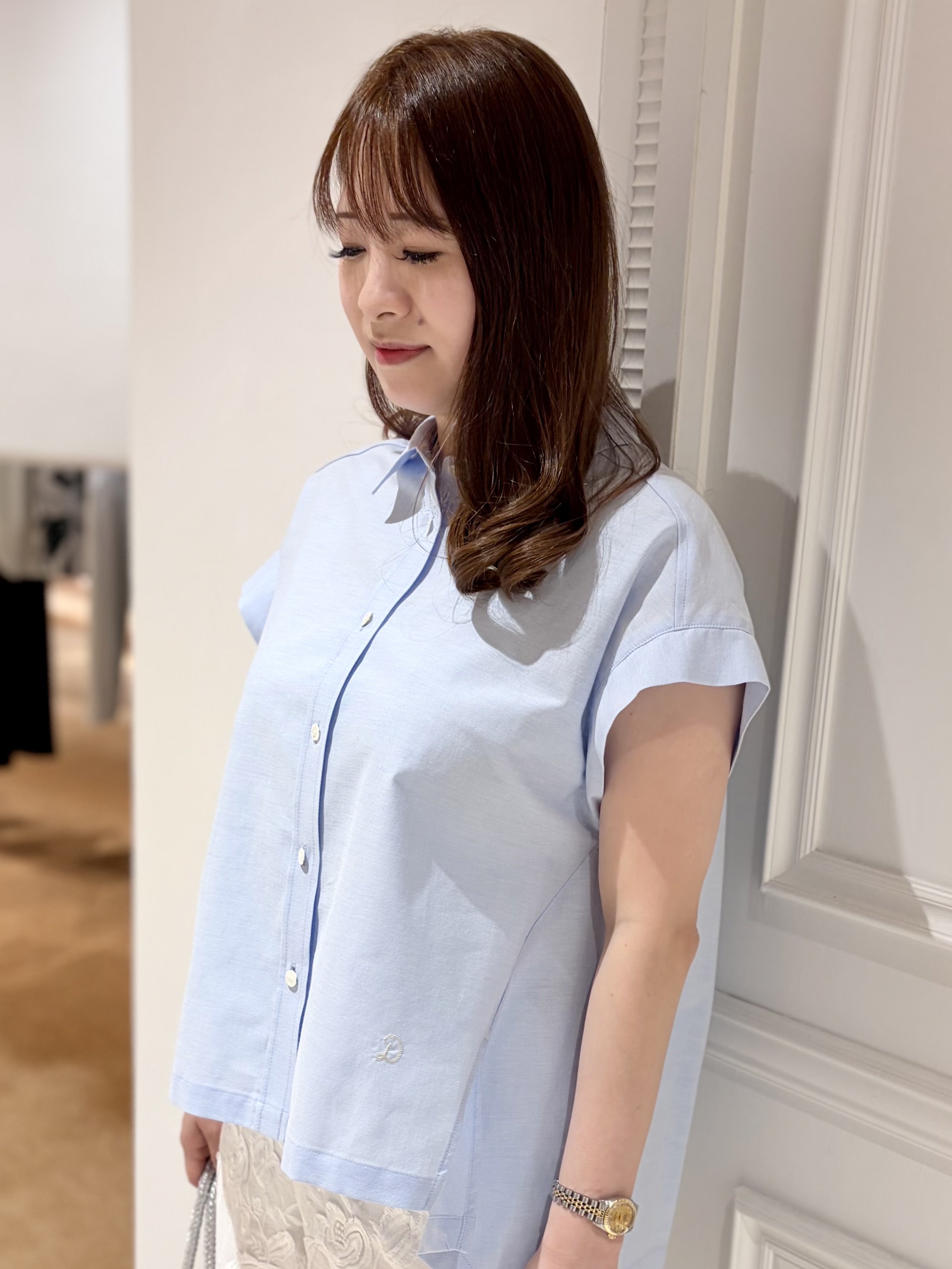 minowaさんの「DRESSTERIOR｜【毎年人気/ウォッシャブル】バックフレアオックスシャツ」を使ったコーディネート
