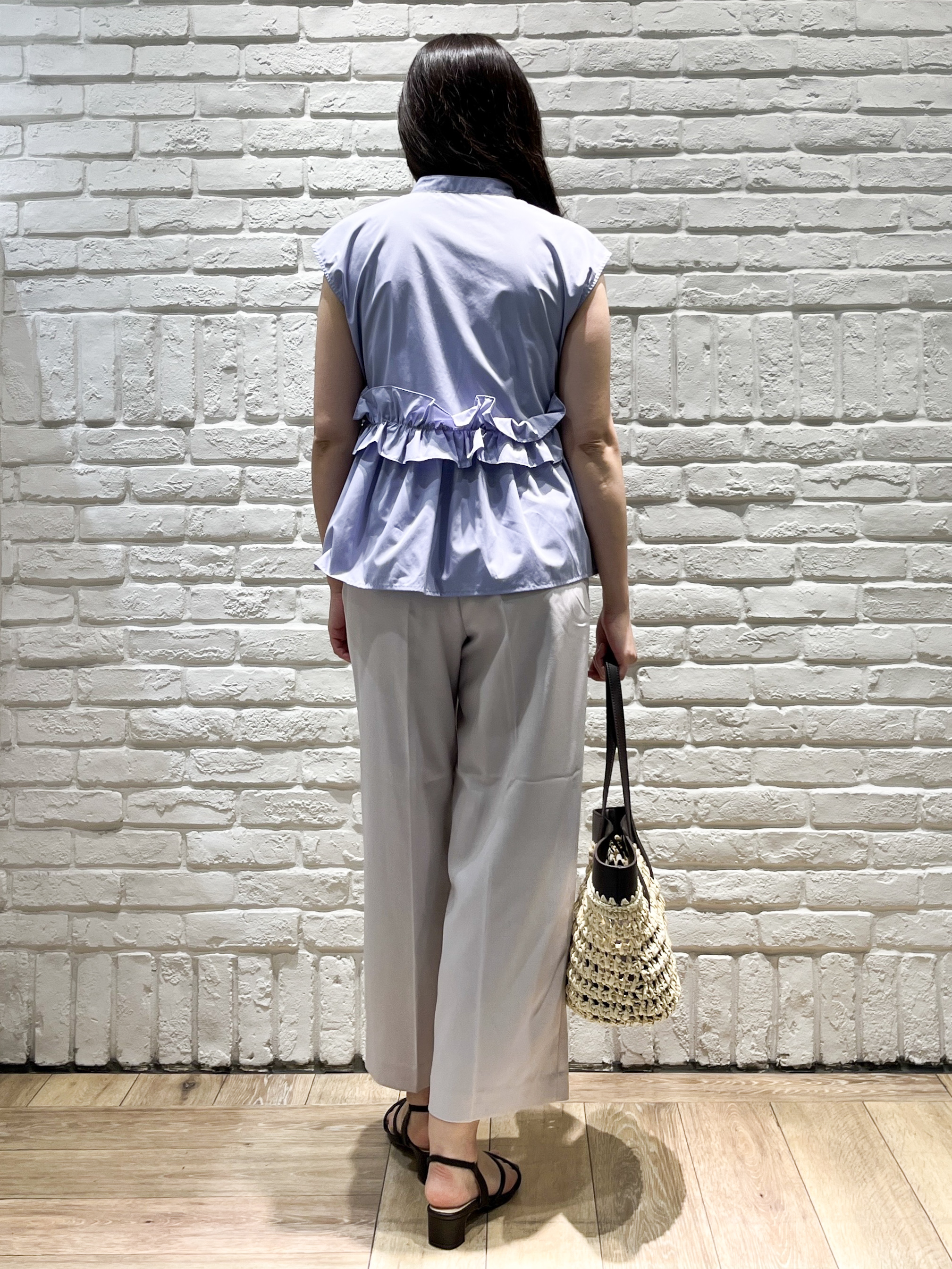 erinaさんの「index｜フリルペプラムフレンチブラウス【洗濯機OK】」を使ったコーディネート