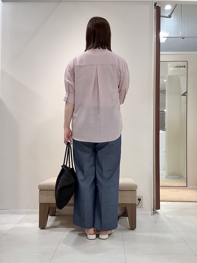 YUIさんの「UNTITLED｜【接触冷感/通気性/洗える】フロントフリルブラウス」を使ったコーディネート