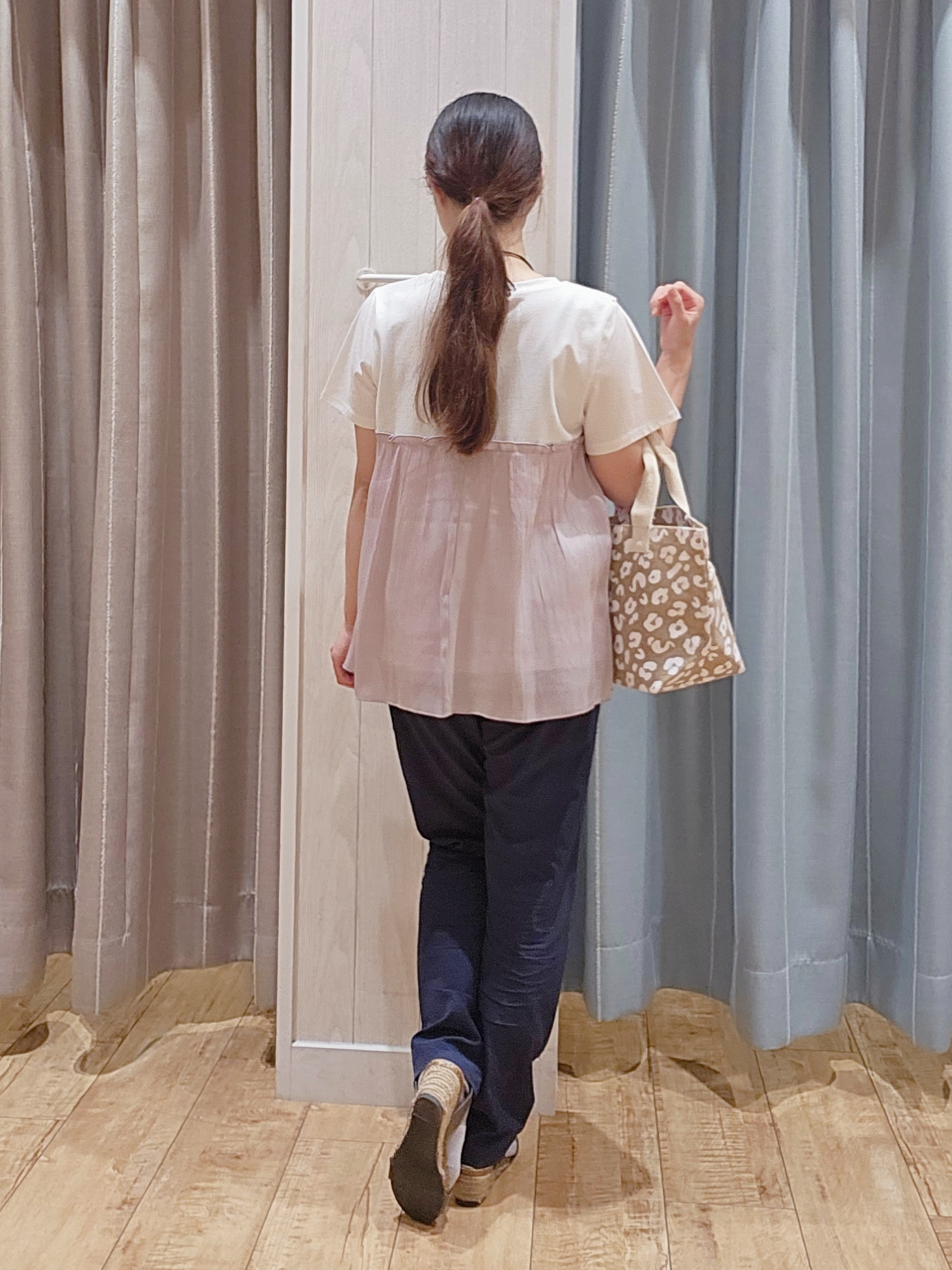 miyaさんの「SHOO･LA･RUE｜【ひんやり/S-LL】1枚でインせず決まる きらきらビスチェ風Tシャツ」を使ったコーディネート