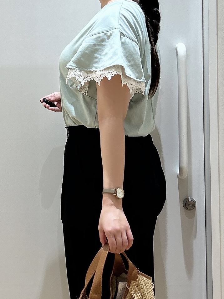 みいさんの「grove｜【二の腕カバー、UV/ひんやり】涼しく華やかに、レースレイヤードスリーブTシャツ」を使ったコーディネート
