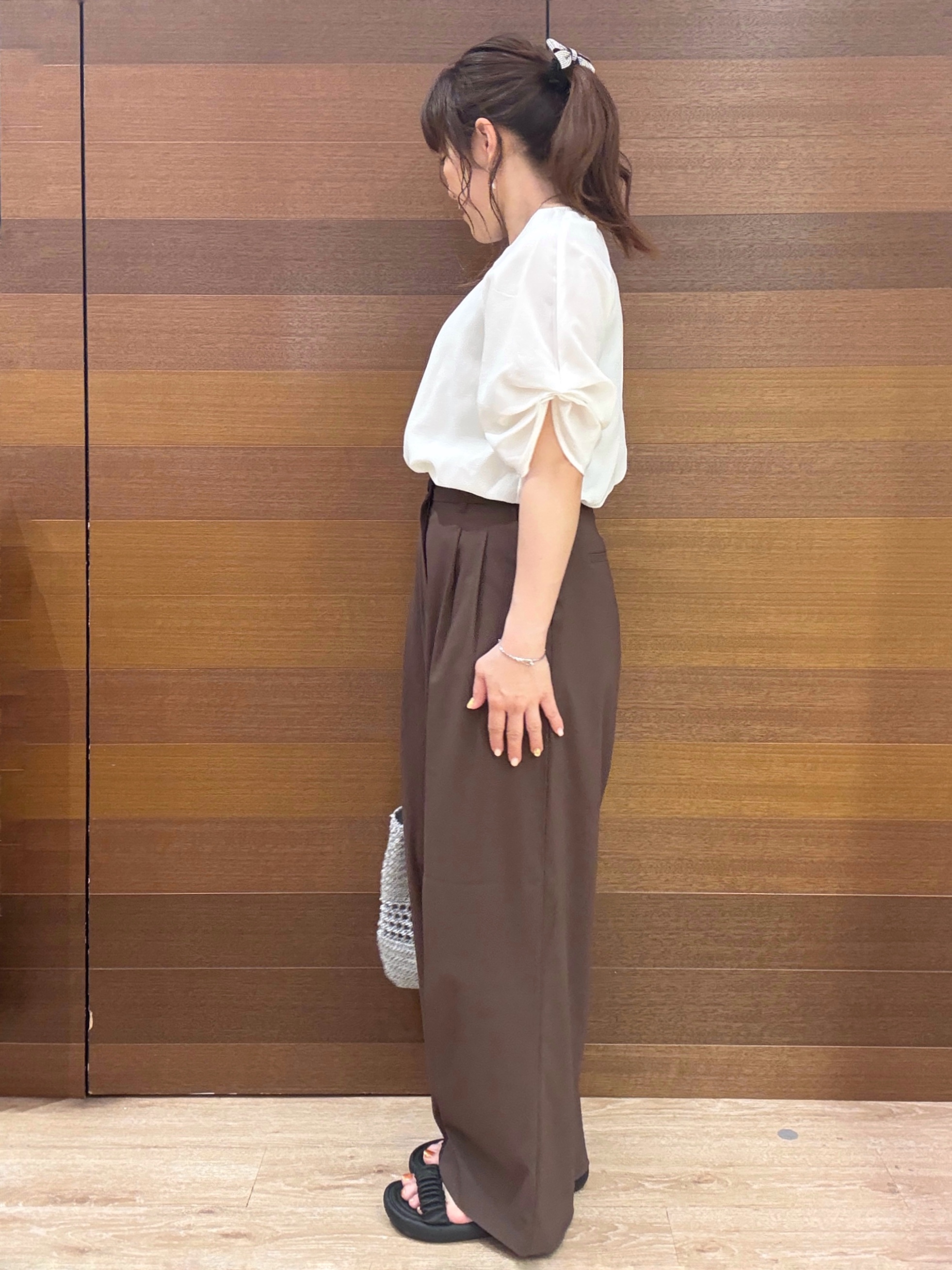 maichiさんの「OPAQUE.CLIP｜【接触冷感／吸水速乾】リネンライク タックスリーブブラウス《セットアップ対応／洗濯機OK》」を使ったコーディネート