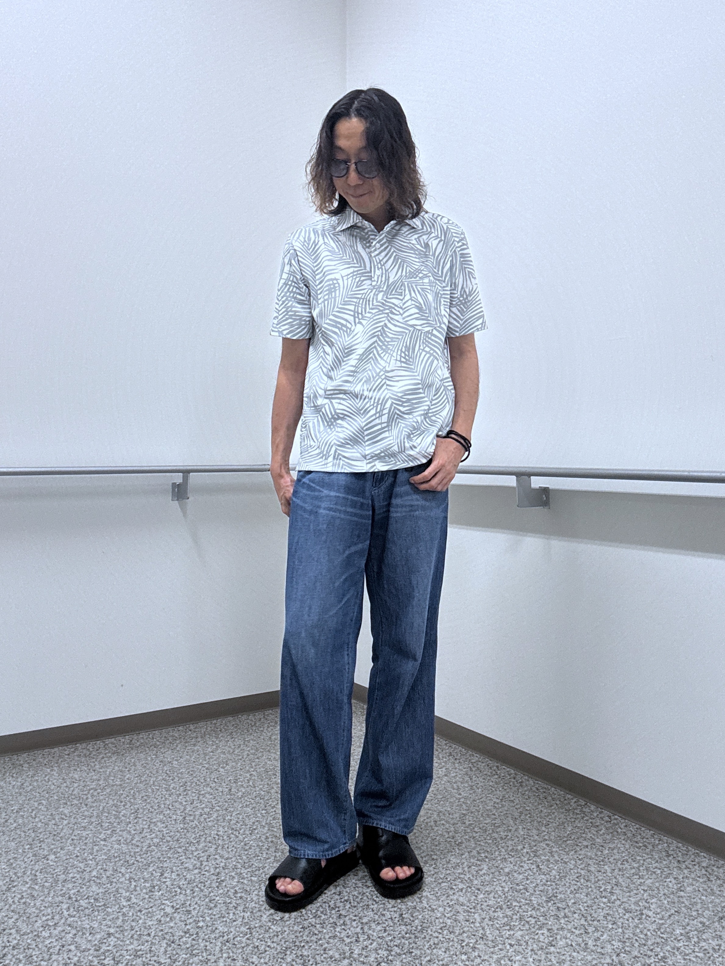 おーのさんの「TAKEO KIKUCHI｜リーフ柄ポロシャツ」を使ったコーディネート