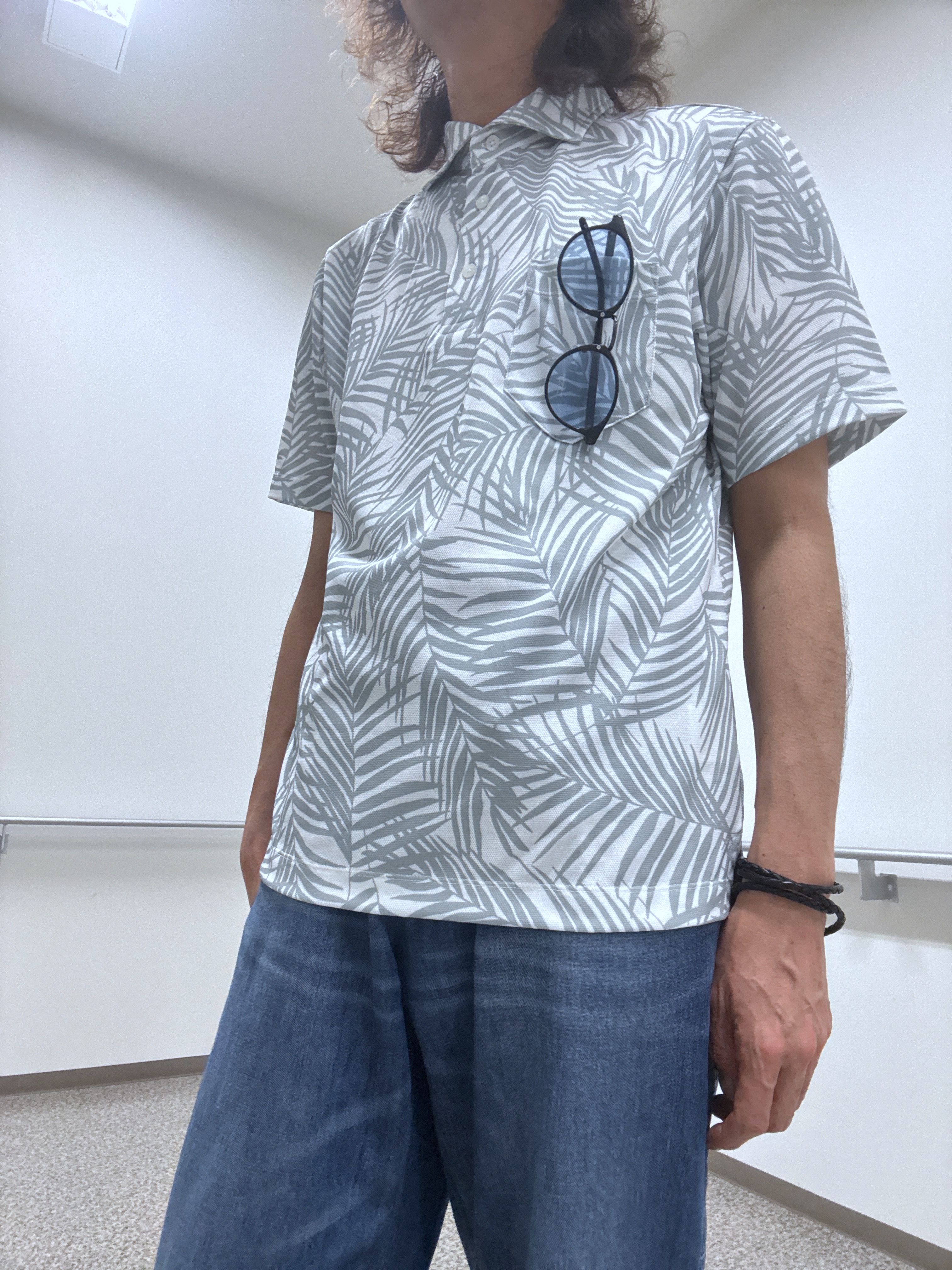 おーのさんの「TAKEO KIKUCHI｜リーフ柄ポロシャツ」を使ったコーディネート