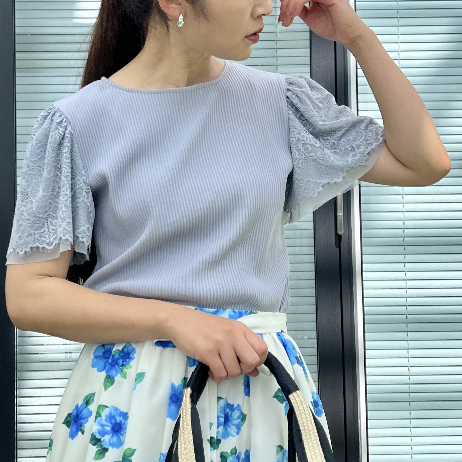 makiさんの「Couture brooch｜【洗える】袖レース テレコトップス」を使ったコーディネート