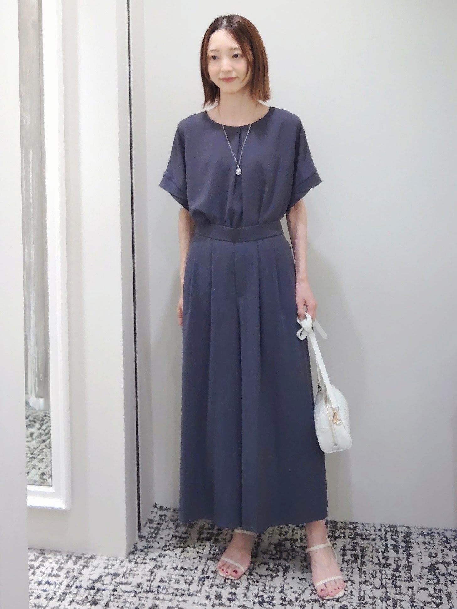 terumiさんの「UNTITLED｜【前後2WAY/はっ水/セットアップ可】リラクシーフレンチスリーブブラウス」を使ったコーディネート