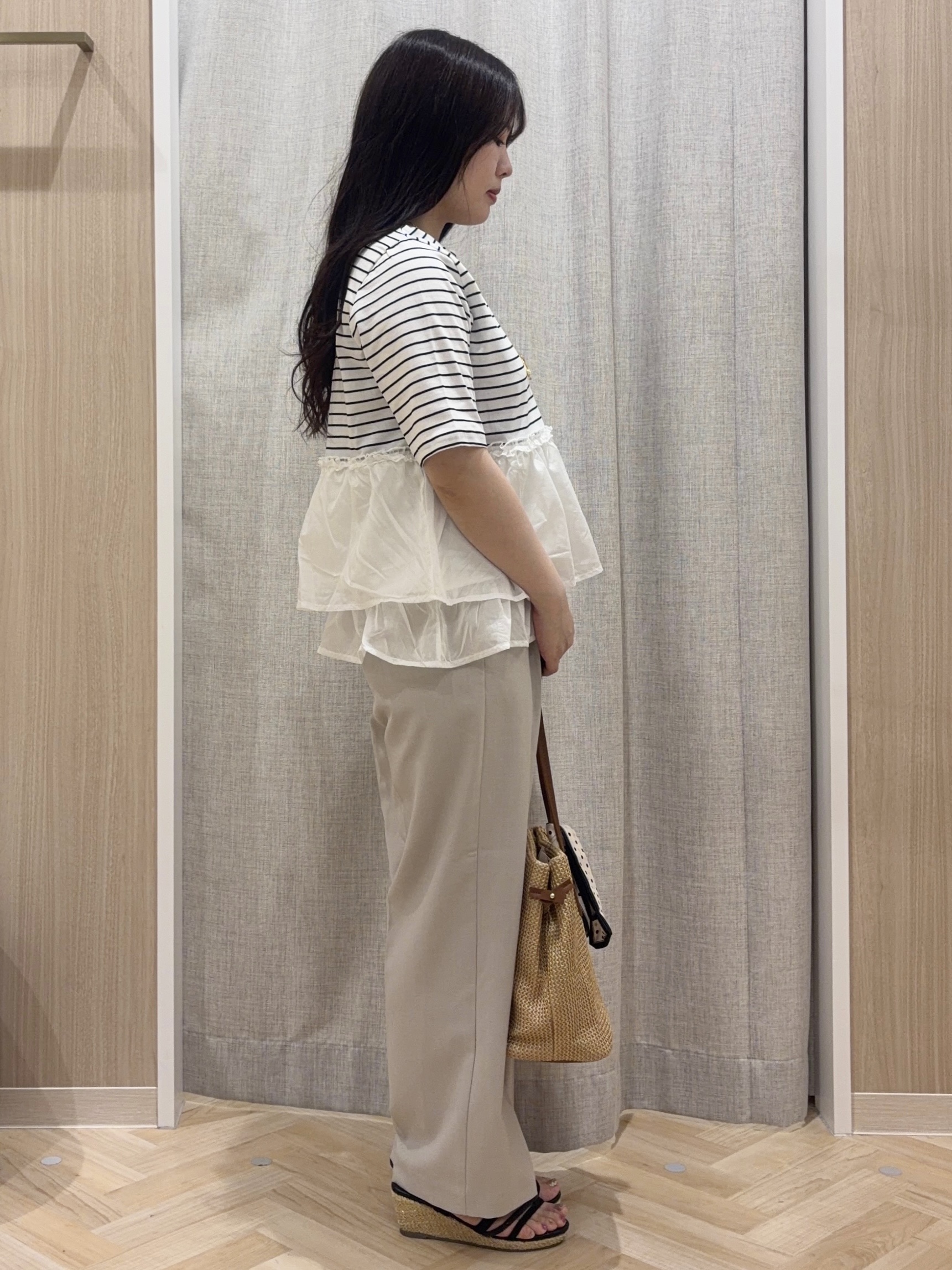 minamiさんの「grove｜【体型カバー】INせず決まる、ウエストシアーフリルTシャツ」を使ったコーディネート