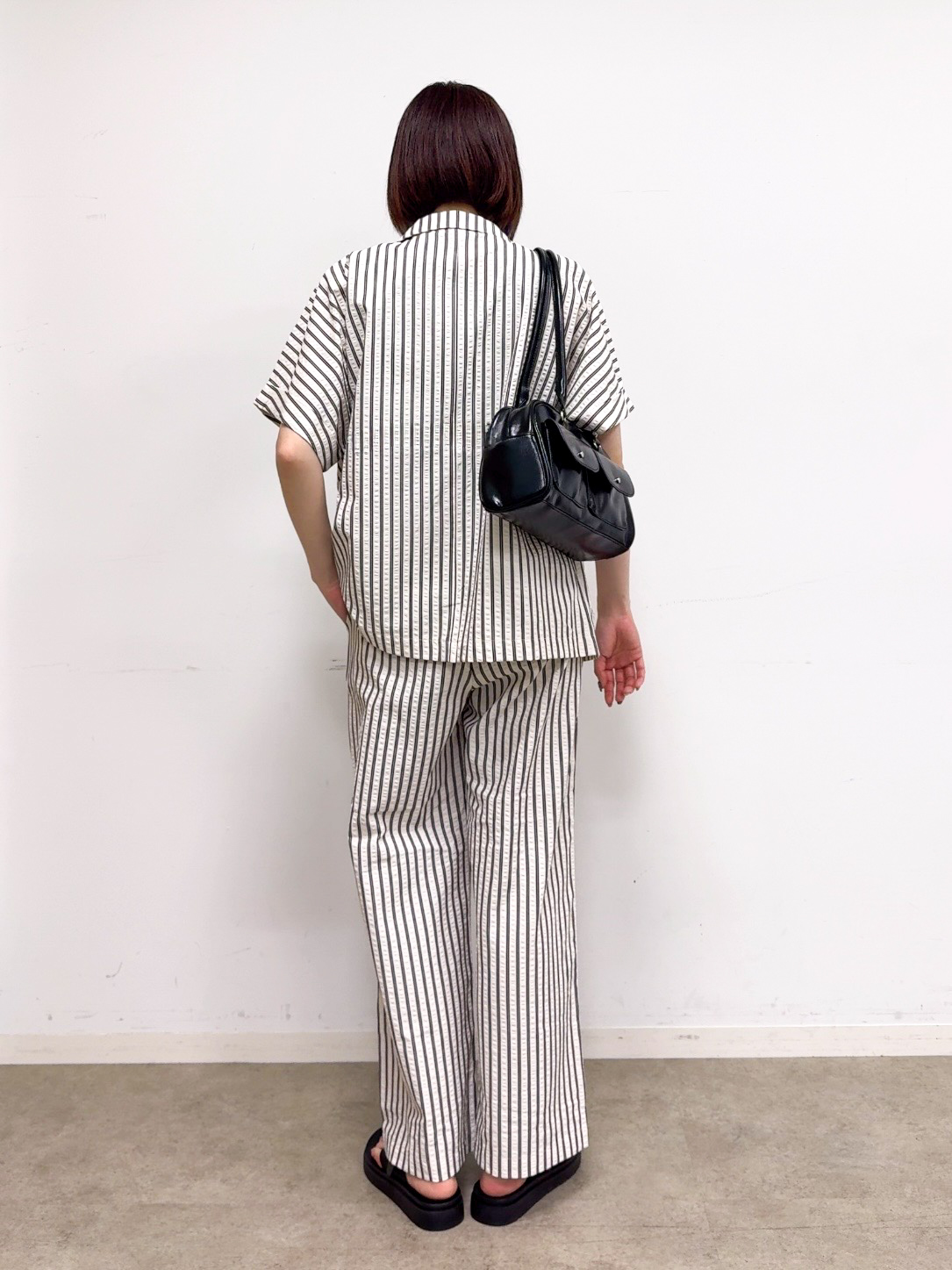 𝐜𝐡𝐢𝐤𝐚さんの「SHOO･LA･RUE｜【ひんやり/吸水速乾/セットアップ可】羽織るだけで主役になる サッカーストライプシャツジャケット」を使ったコーディネート