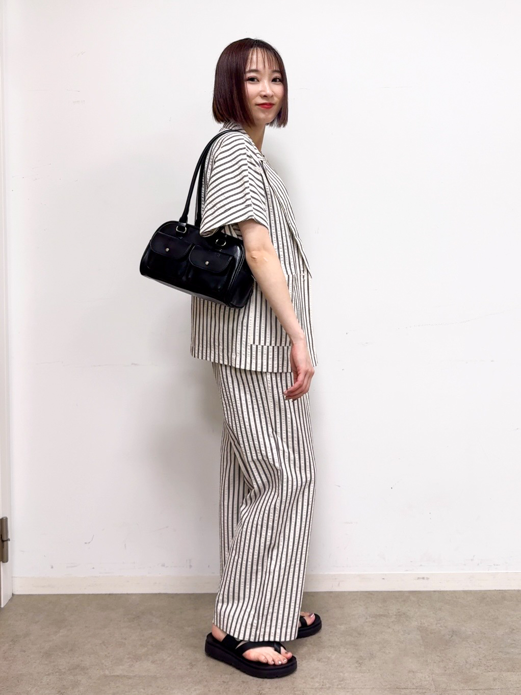 𝐜𝐡𝐢𝐤𝐚さんの「SHOO･LA･RUE｜【ひんやり/吸水速乾/セットアップ可】羽織るだけで主役になる サッカーストライプシャツジャケット」を使ったコーディネート