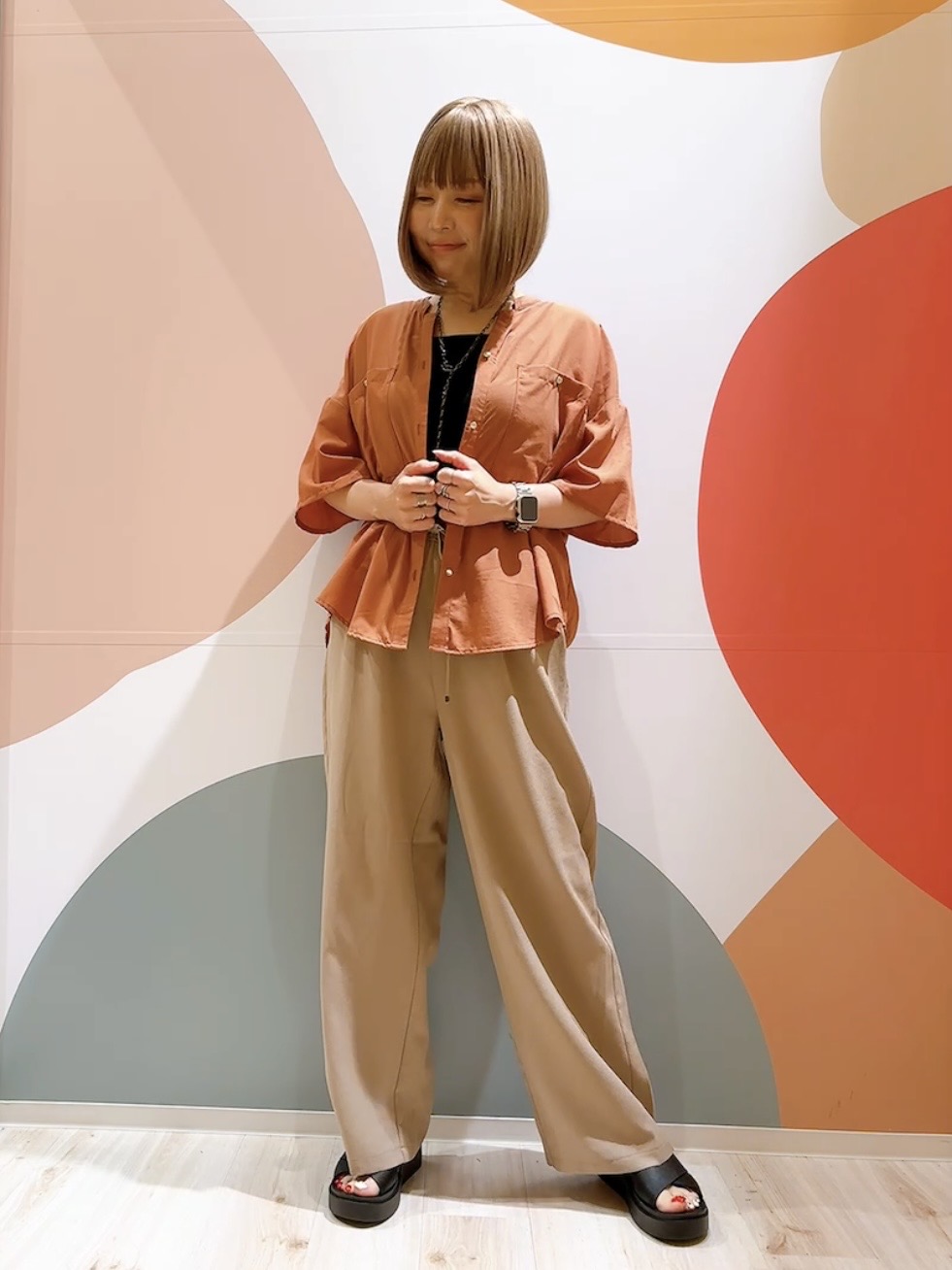 長男さんの「SHOO･LA･RUE｜【洗濯機可/S-LL】カップ付き Wストラップ テレコキャミソール」を使ったコーディネート