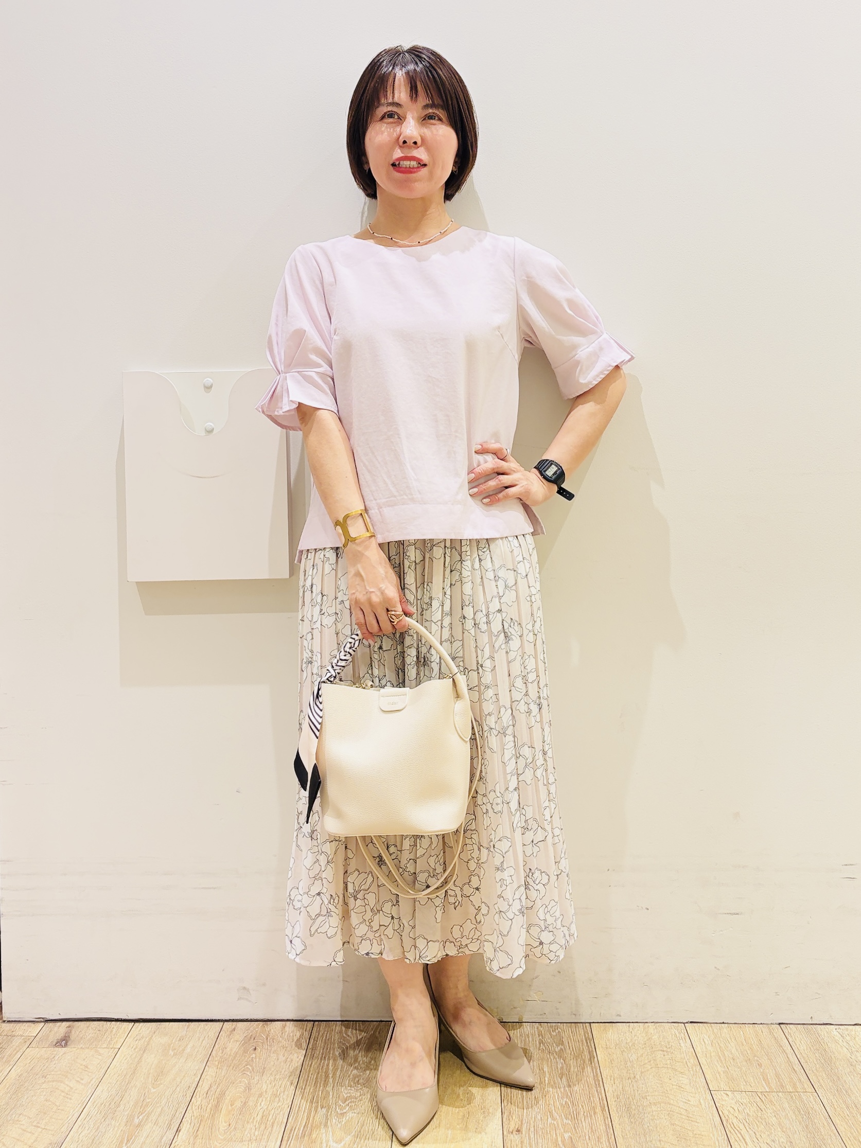 YUKOさんの「index｜【接触冷感】タックパフスリーブブラウス《吸水速乾／防シワ／洗濯機OK／XS～3L／6col》」を使ったコーディネート