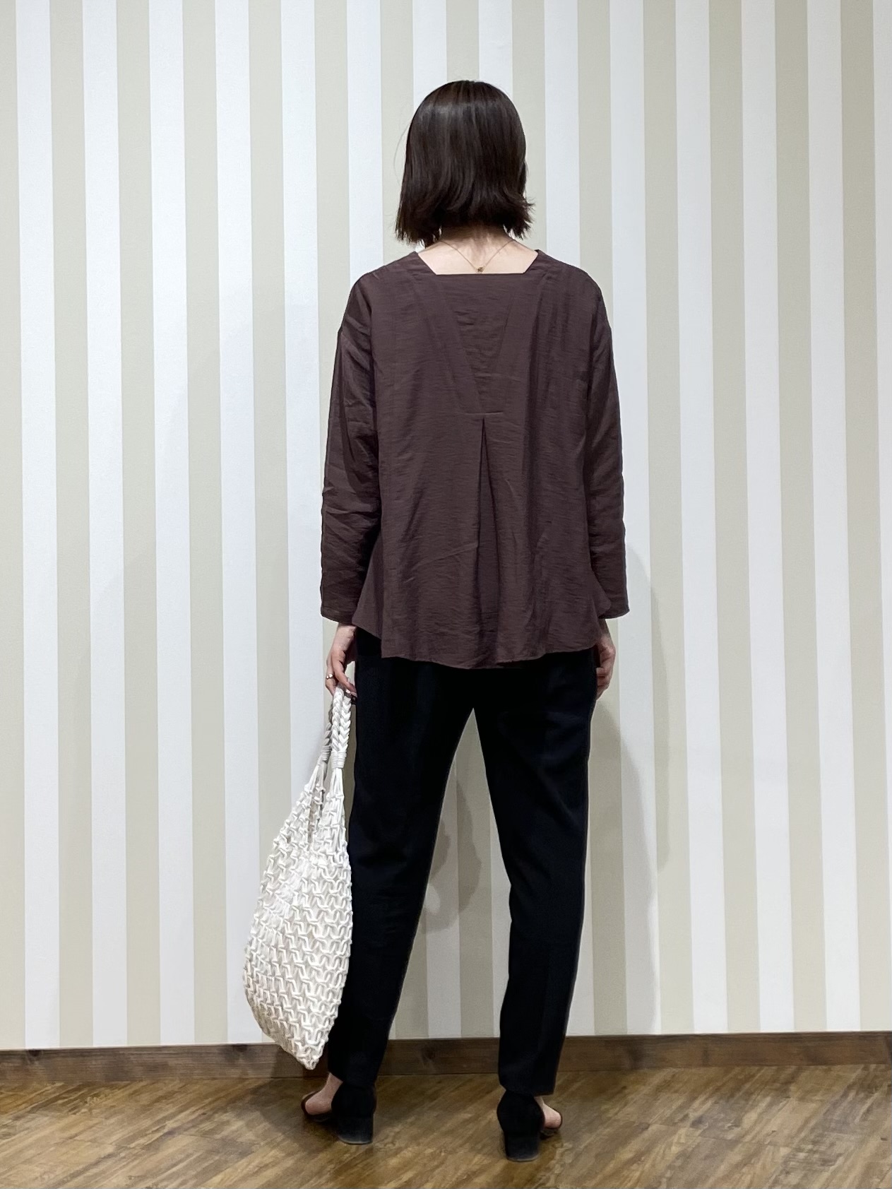 SAOさんの「SHOO･LA･RUE｜【洗濯機可/S-LL】お顔周りすっきり 大人のシアーシャツカーディガン」を使ったコーディネート