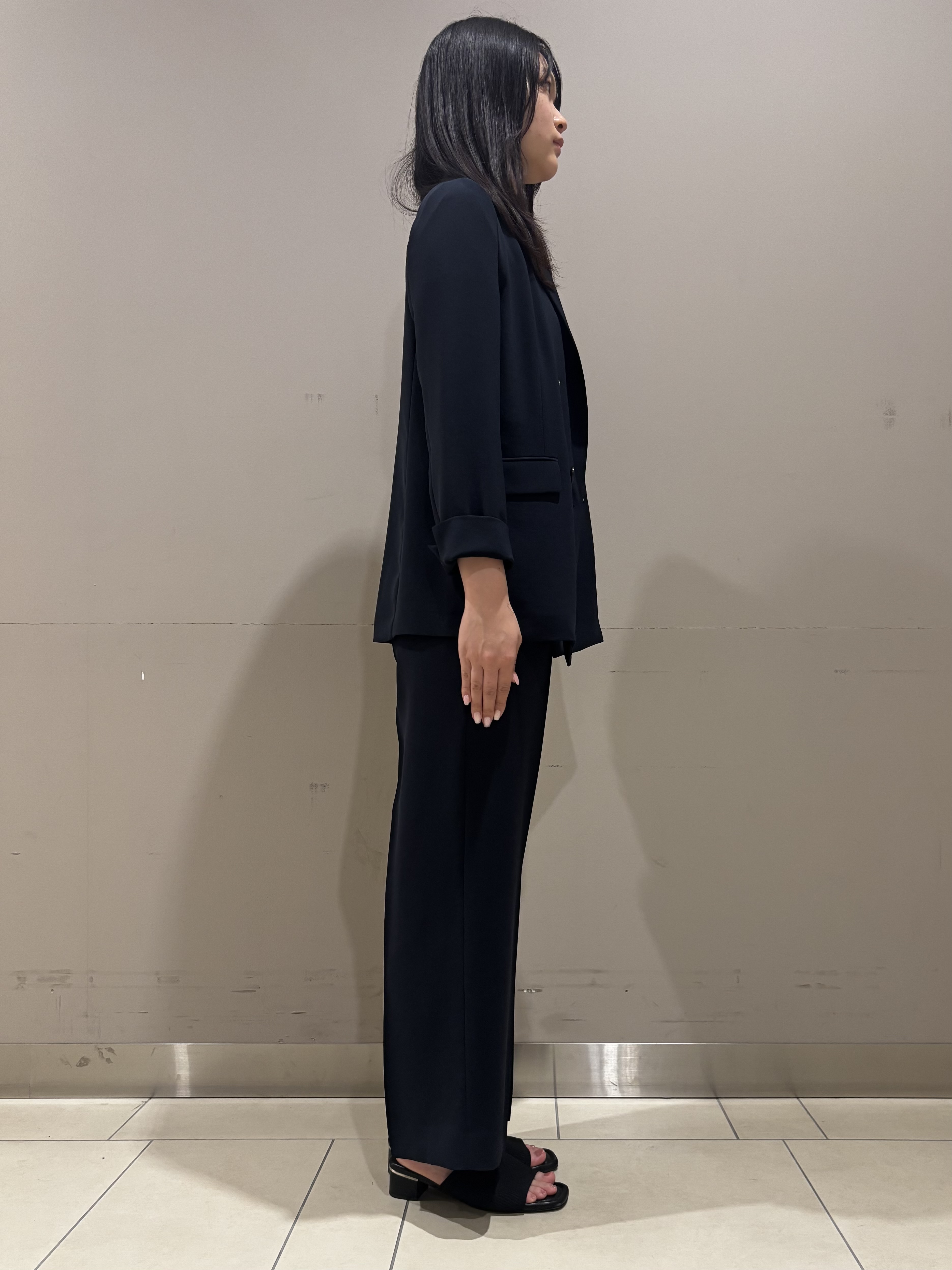 Misakiさんの「INDIVI｜【洗える／多機能／SETUP可】着る日傘ダブルジャケット」を使ったコーディネート