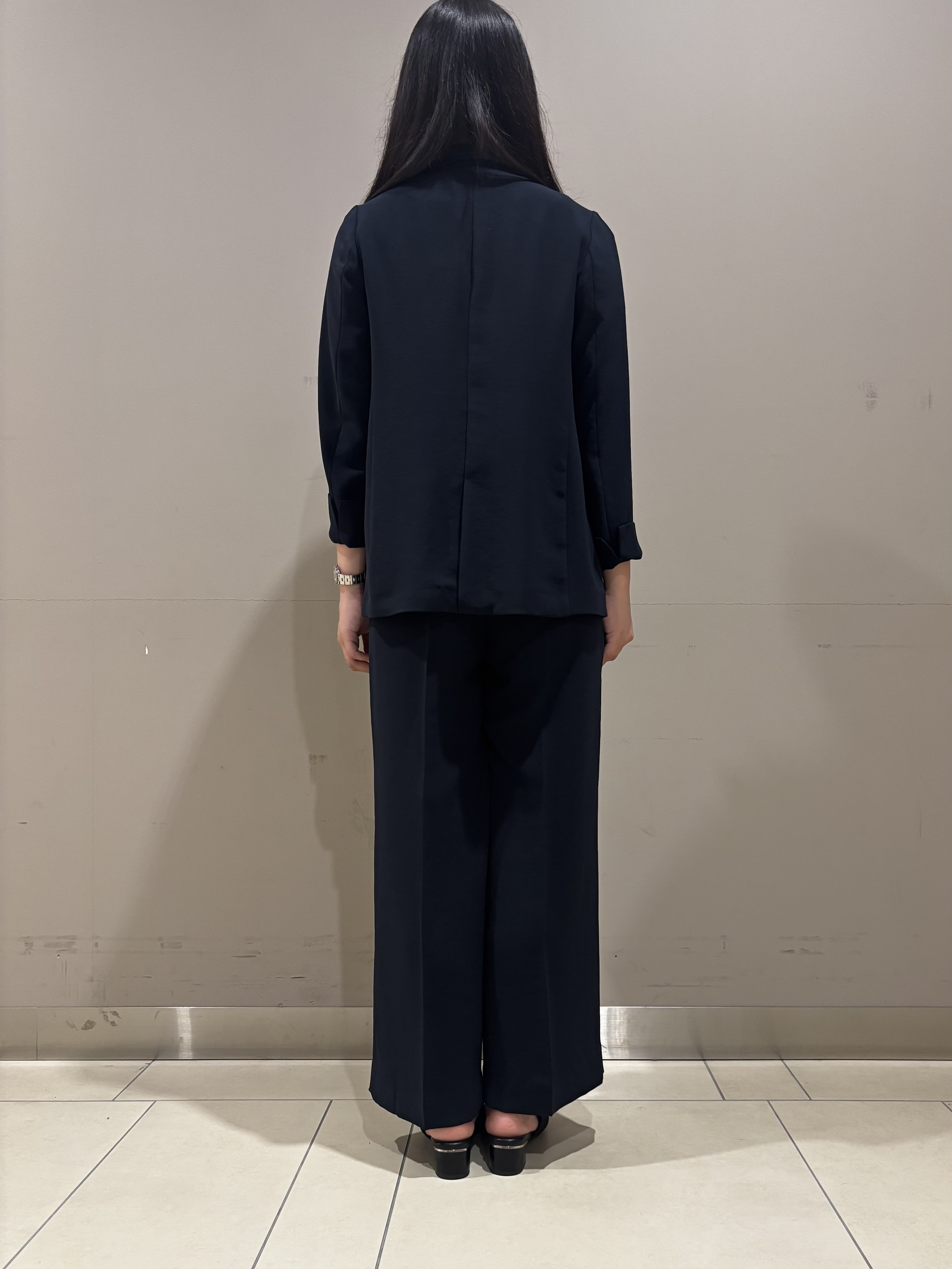 Misakiさんの「INDIVI｜【洗える／多機能／SETUP可】着る日傘ダブルジャケット」を使ったコーディネート