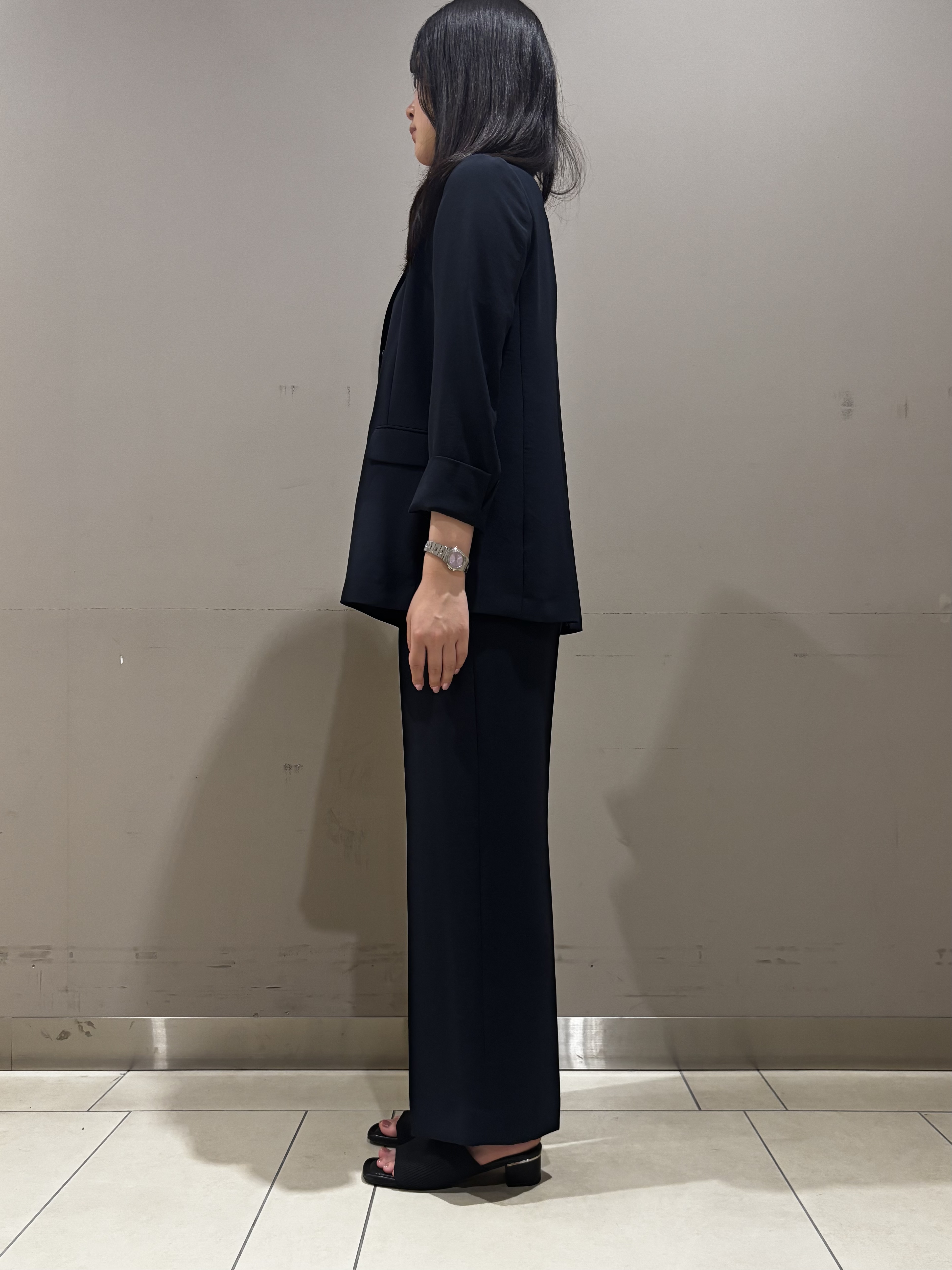 Misakiさんの「INDIVI｜【洗える／多機能／SETUP可】着る日傘ダブルジャケット」を使ったコーディネート