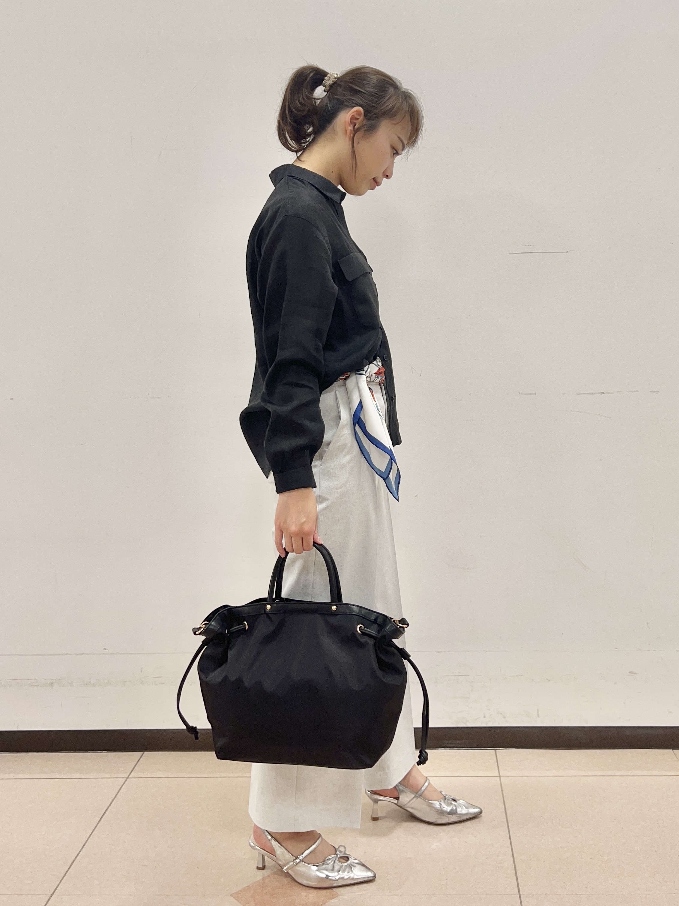 りおさんの「UNTITLED｜【古畑星夏さん着用/接触冷感】ドライタッチシャツ」を使ったコーディネート