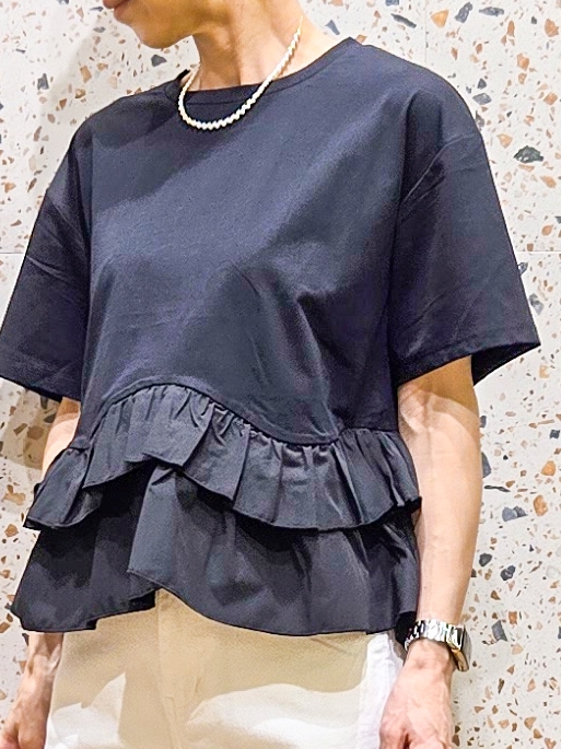 yoshimiさんの「OPAQUE.CLIP｜裾フリルドッキングTシャツ【洗濯機OK】」を使ったコーディネート
