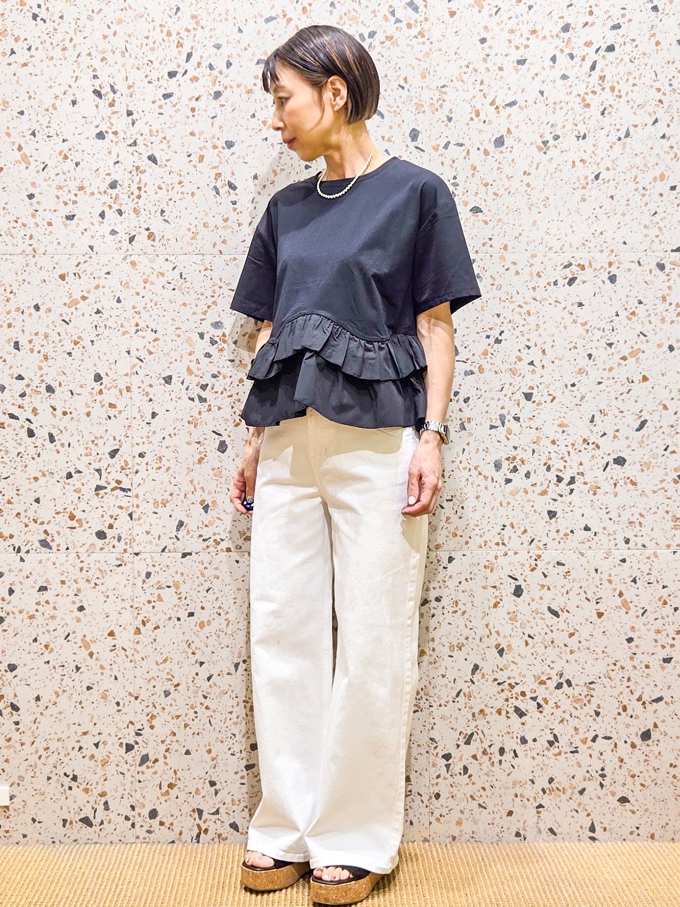 yoshimiさんの「OPAQUE.CLIP｜裾フリルドッキングTシャツ【洗濯機OK】」を使ったコーディネート