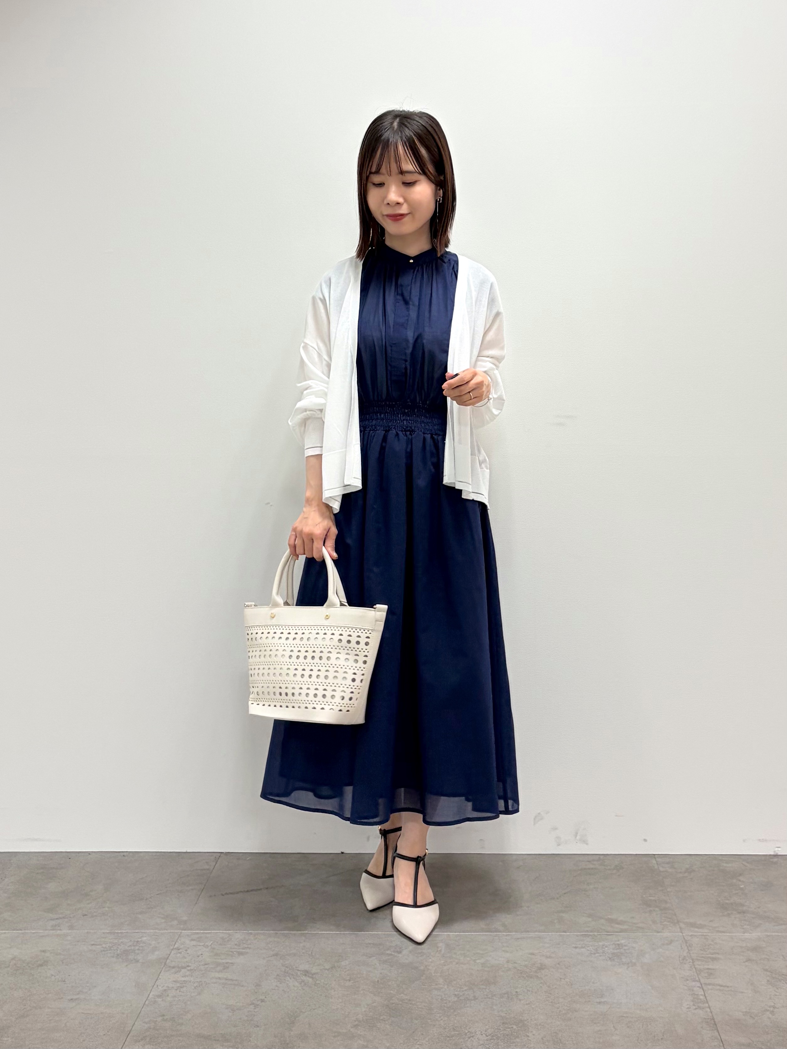 kozuさんの「index｜【接触冷感】シアーショートトッパーカーディガン《洗濯機OK／抗ピル》」を使ったコーディネート