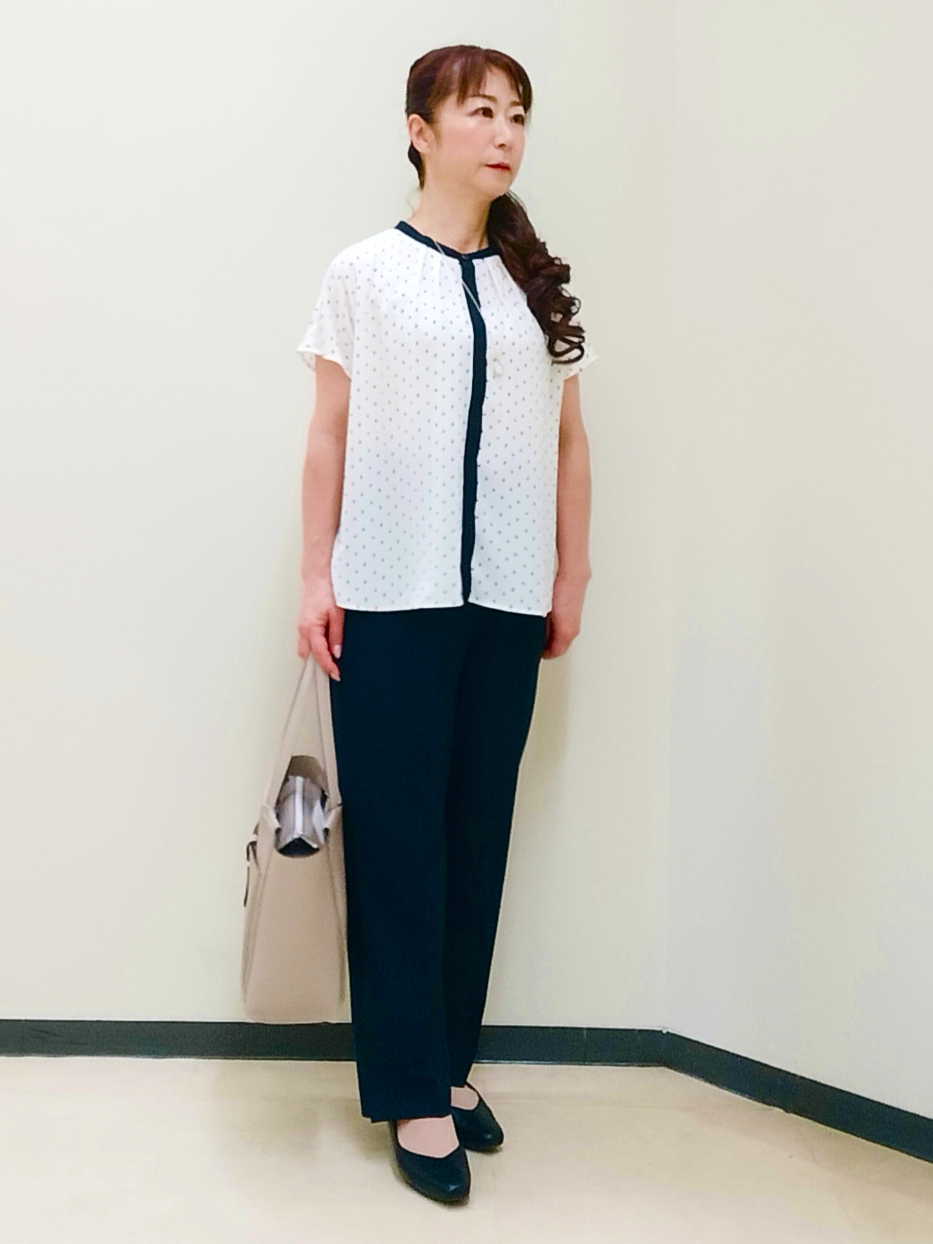 花さんの「Reflect｜【マシンウォッシュ可】フレアスリーブボウタイブラウス」を使ったコーディネート