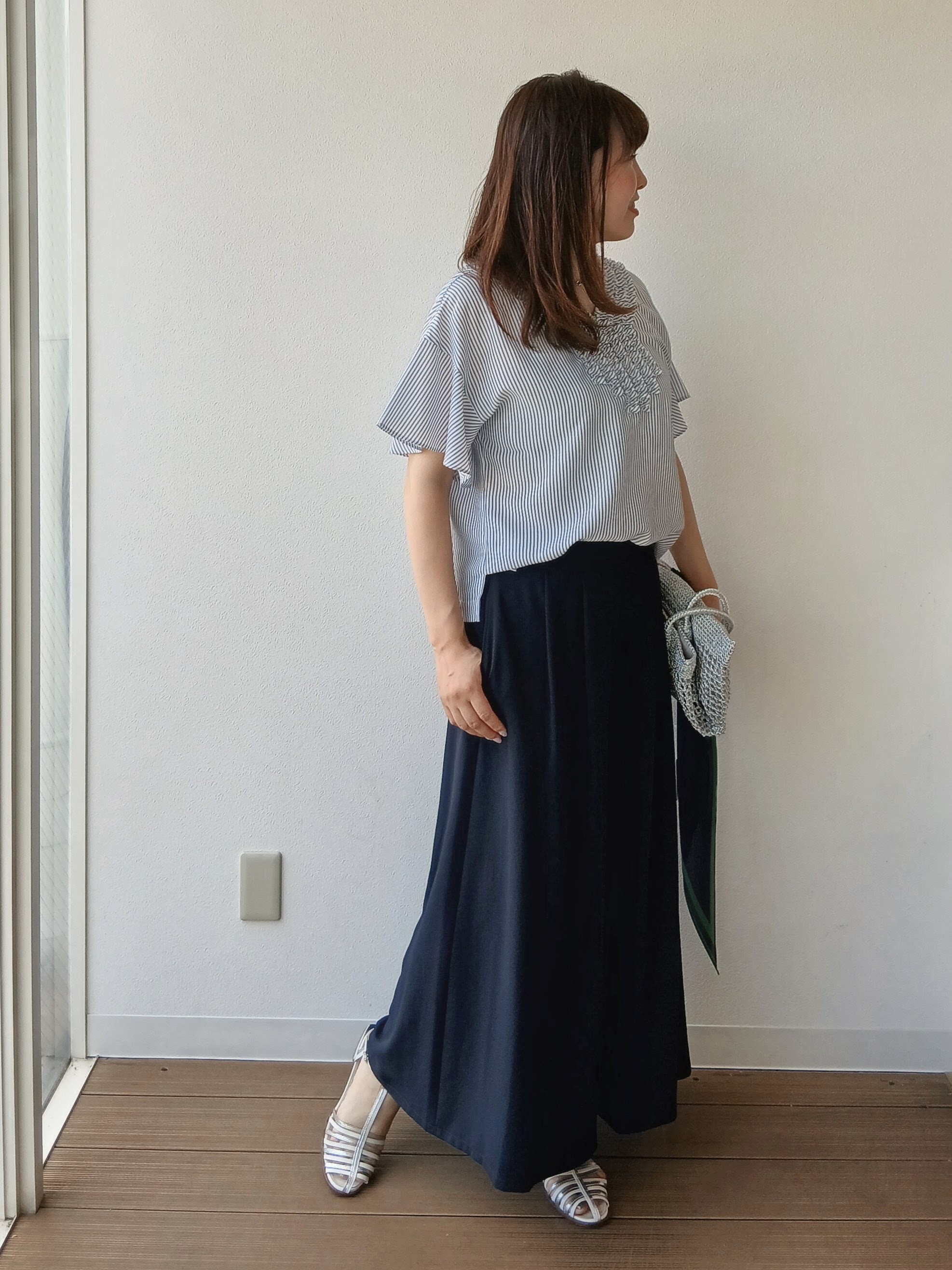 なみきさんの「UNTITLED｜【接触冷感/通気性/洗える】Vネックフリルブラウス」を使ったコーディネート