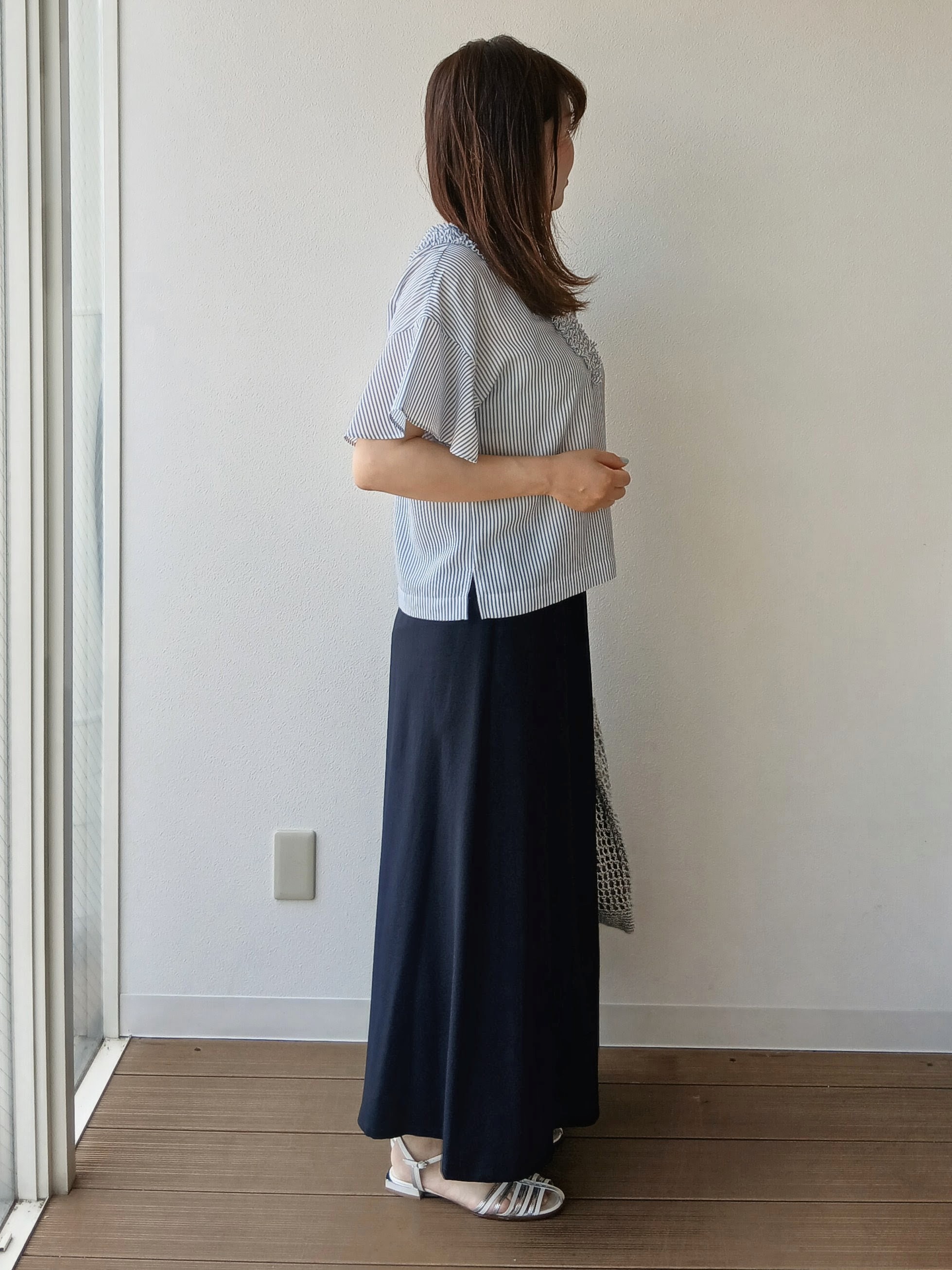 なみきさんの「UNTITLED｜【接触冷感/通気性/洗える】Vネックフリルブラウス」を使ったコーディネート