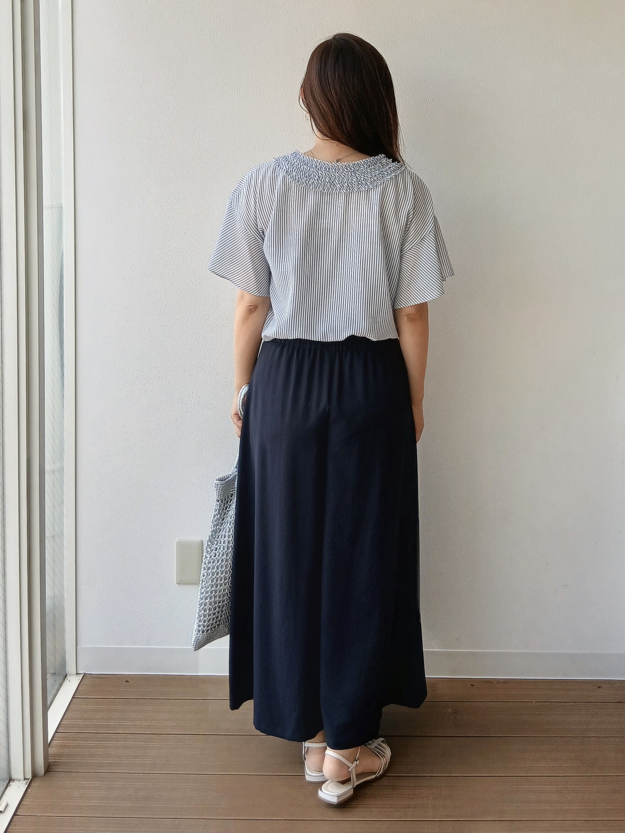 なみきさんの「UNTITLED｜【接触冷感/通気性/洗える】Vネックフリルブラウス」を使ったコーディネート