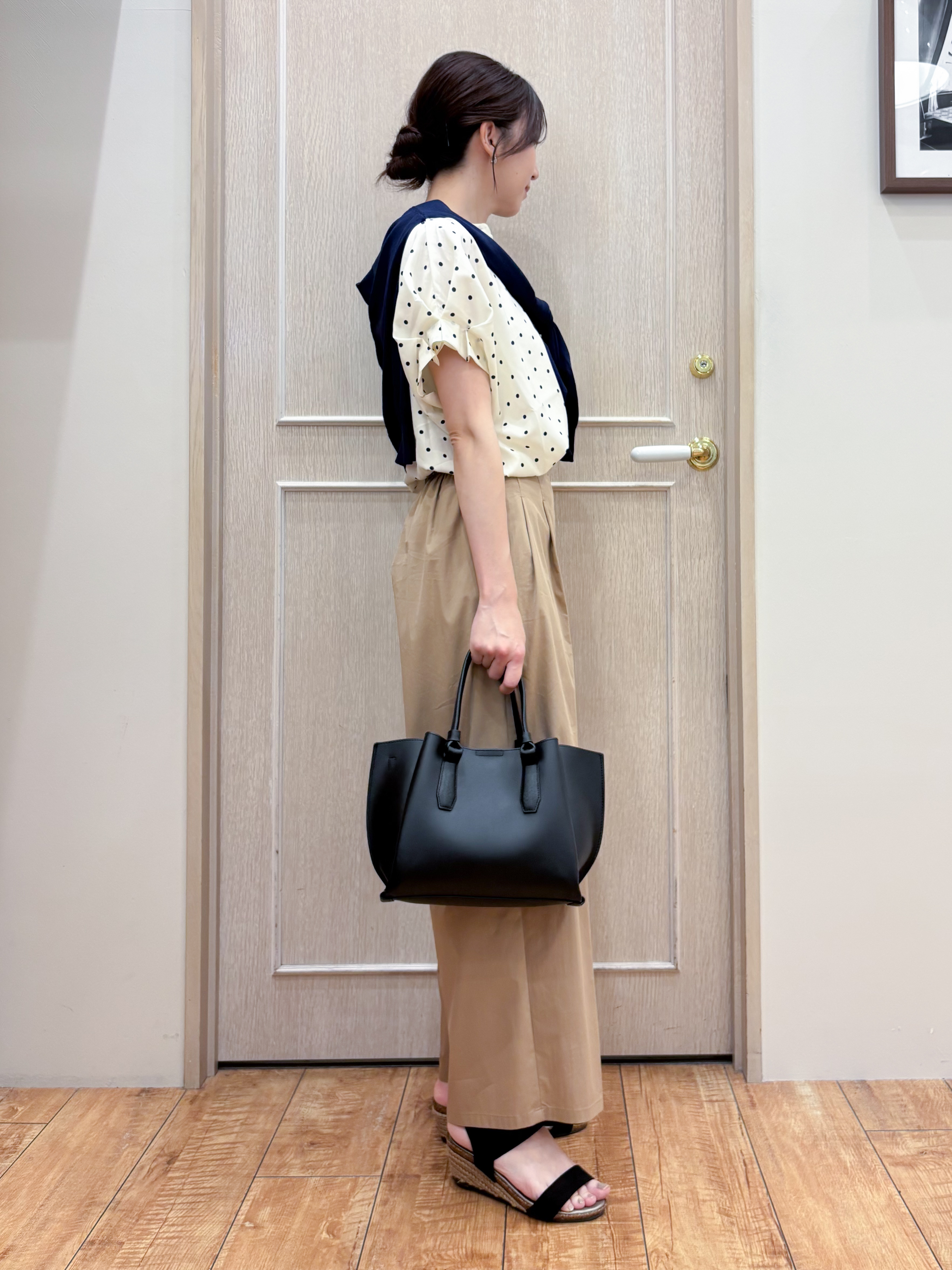 なみさんの「SHOO･LA･RUE｜【洗濯機可/UV/アンチピリング/S-LL】いろいろボタンが華やか クルーネックカーディガン」を使ったコーディネート