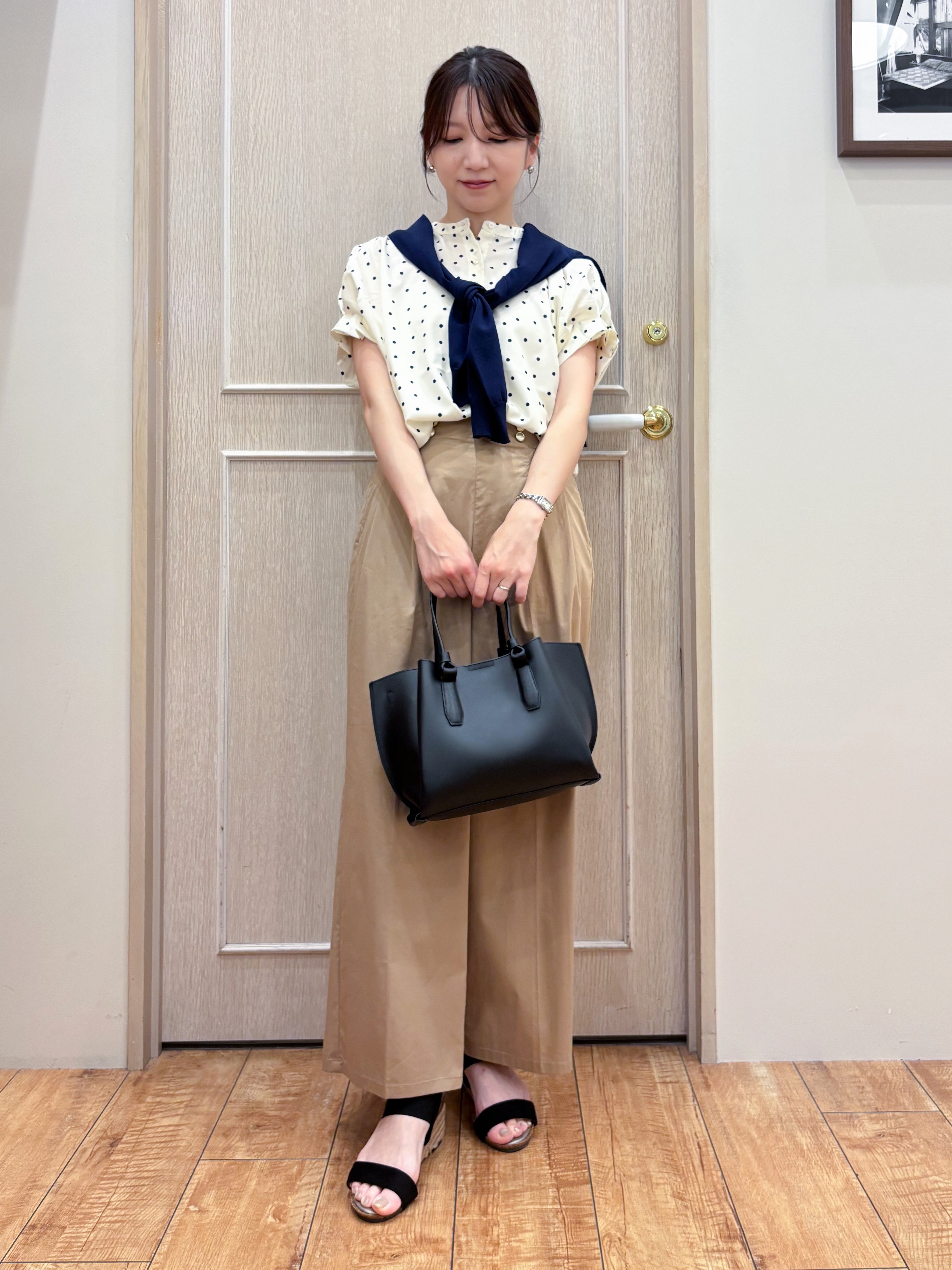 なみさんの「SHOO･LA･RUE｜【洗濯機可/UV/アンチピリング/S-LL】いろいろボタンが華やか クルーネックカーディガン」を使ったコーディネート