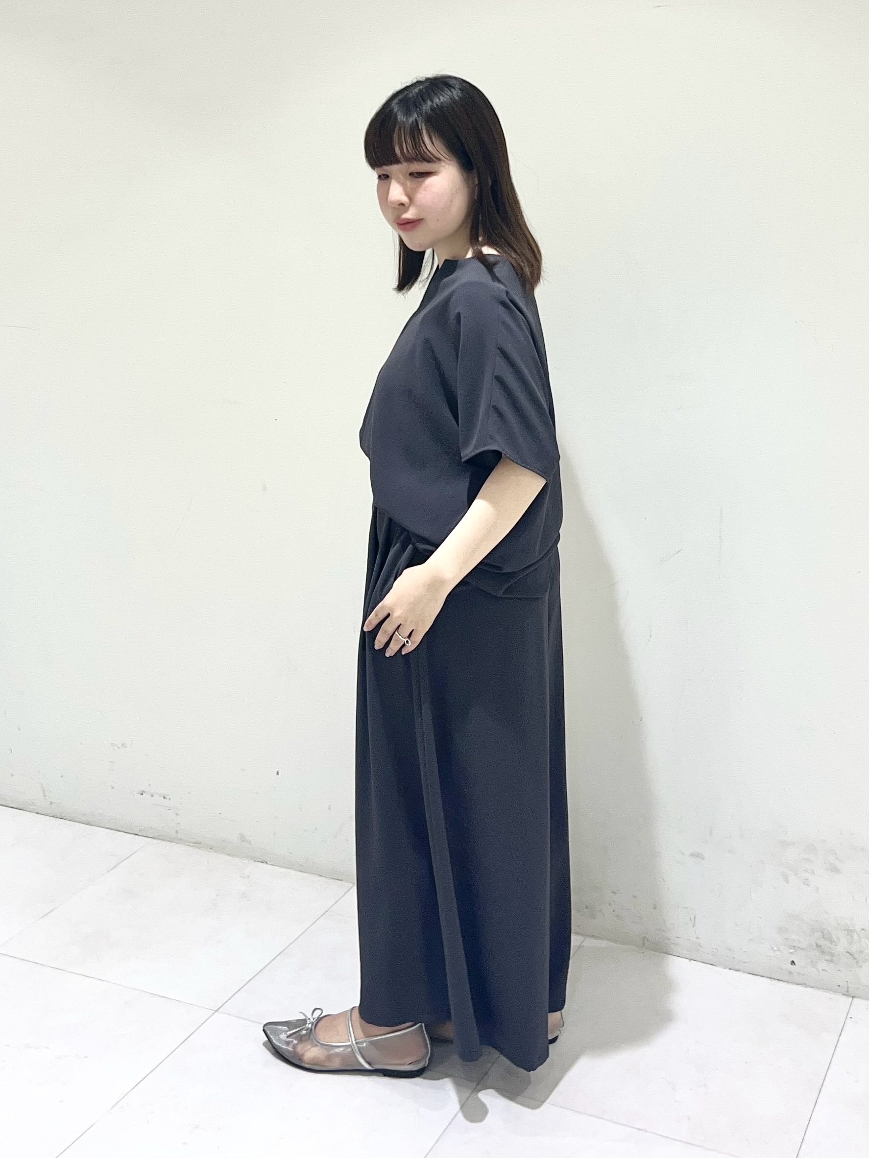 Mitsukiさんの「UNTITLED｜【UV/接触冷感/セットアップ可】リラクシーキーVネックブラウス」を使ったコーディネート