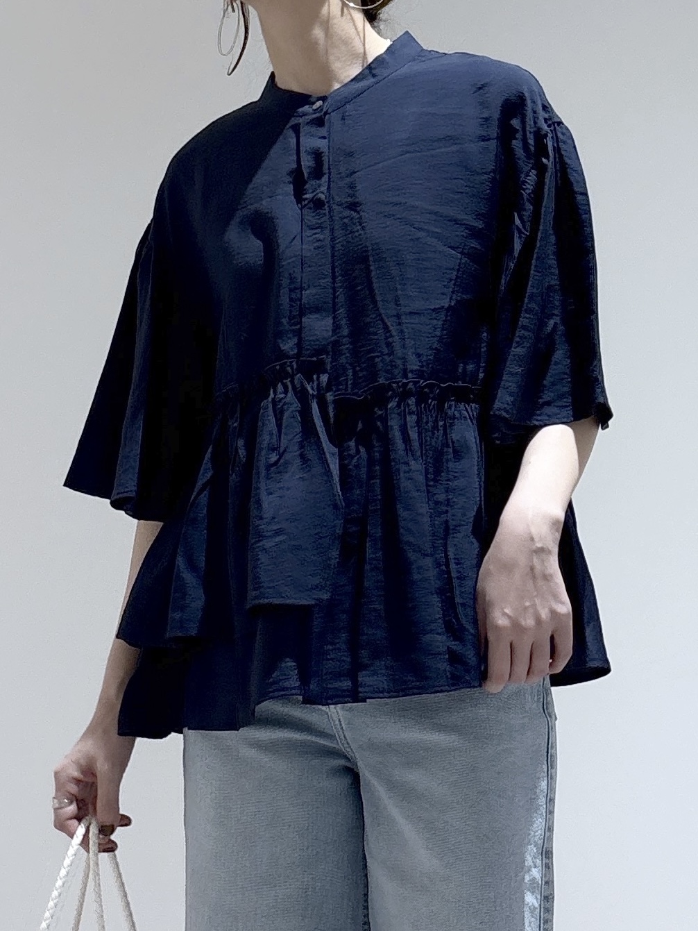 はなさんの「OPAQUE.CLIP｜アシンメトリーペプラムブラウス【洗濯機OK】」を使ったコーディネート