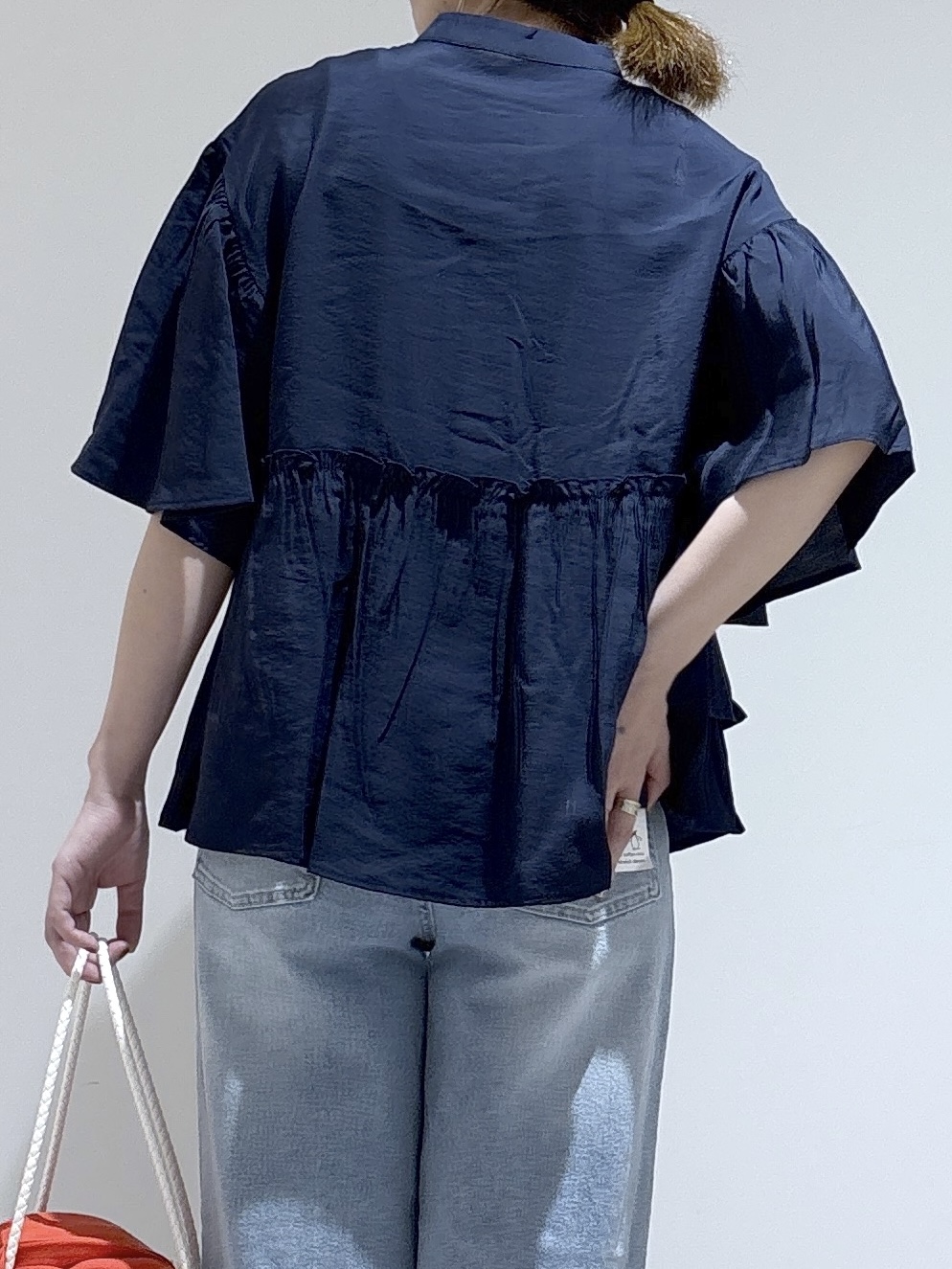 はなさんの「OPAQUE.CLIP｜アシンメトリーペプラムブラウス【洗濯機OK】」を使ったコーディネート
