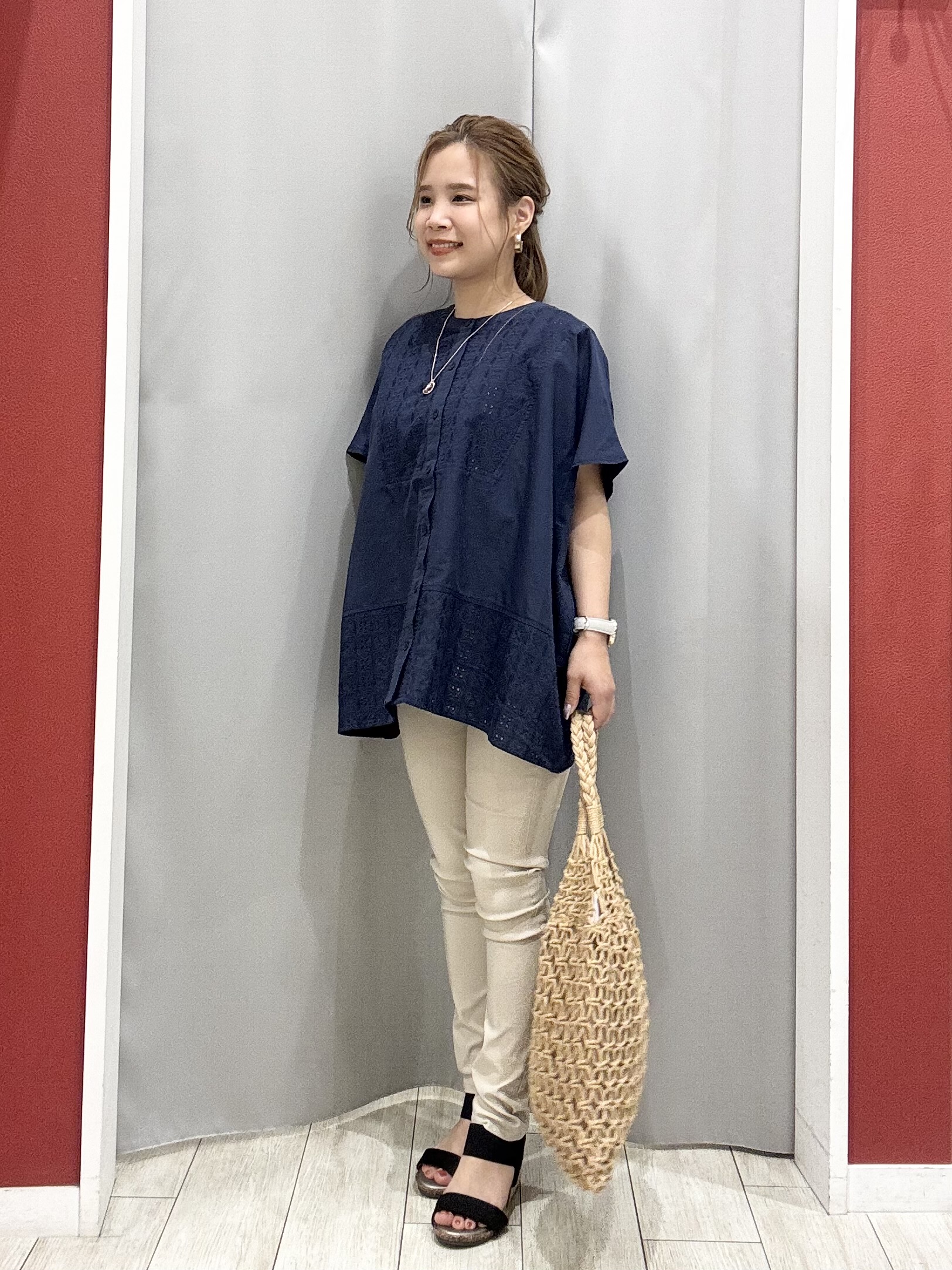 shioさんの「SHOO･LA･RUE｜【ひんやり/洗濯機可/S-LL】オンにもオフにも マルチに使えるボタンレスカーディガン」を使ったコーディネート