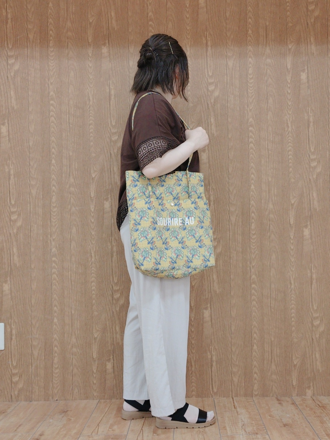 みぃーこさんの「SHOO･LA･RUE｜【洗濯機可/ひんやり/体型カバー/S-LL】レース使いがポイント デザインTシャツ」を使ったコーディネート
