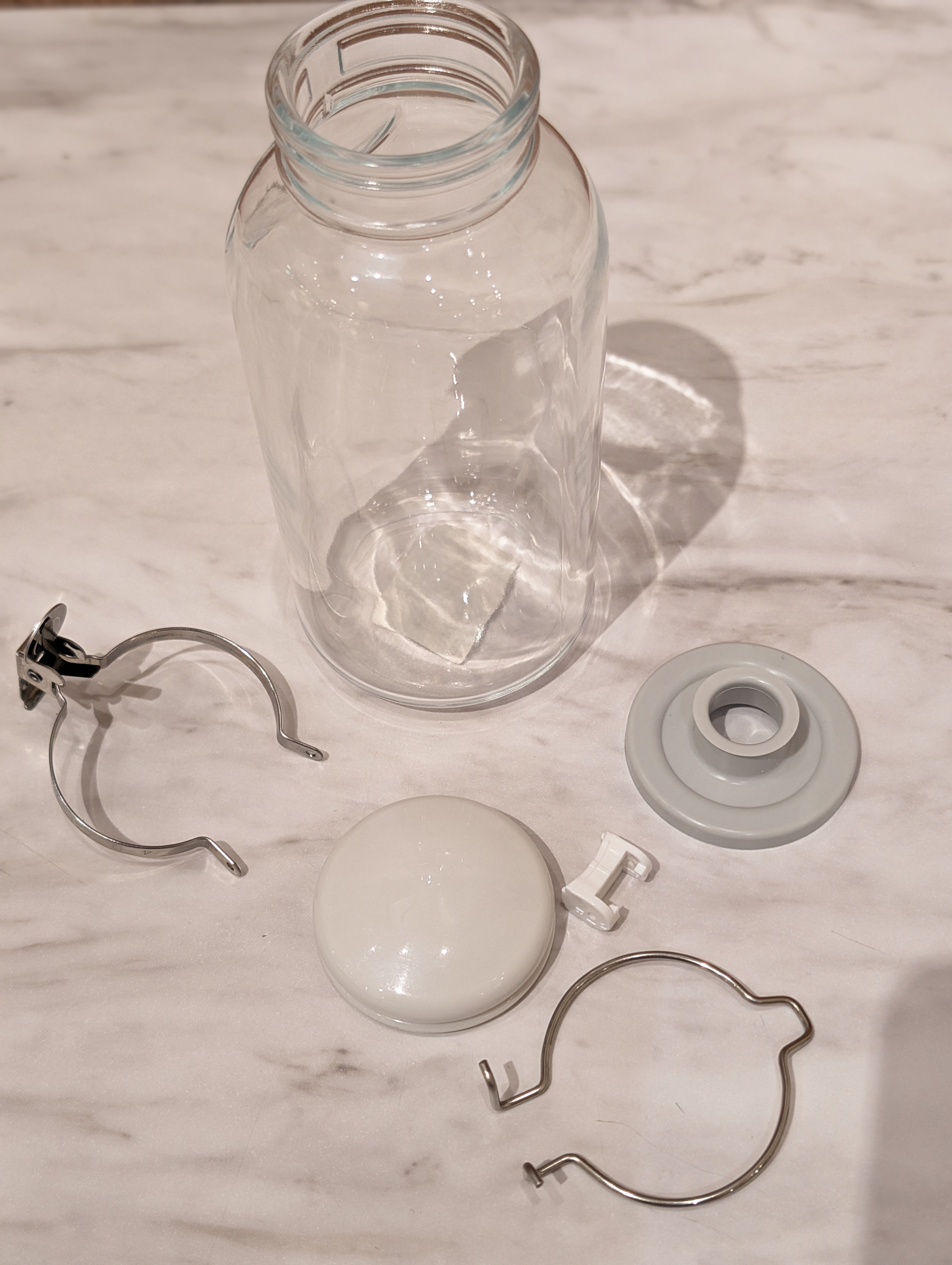 シモさんの「212 KITCHEN STORE｜ワンプッシュ便利びん500 500ml ＜Cellarmate セラーメイト＞」を使ったコーディネート