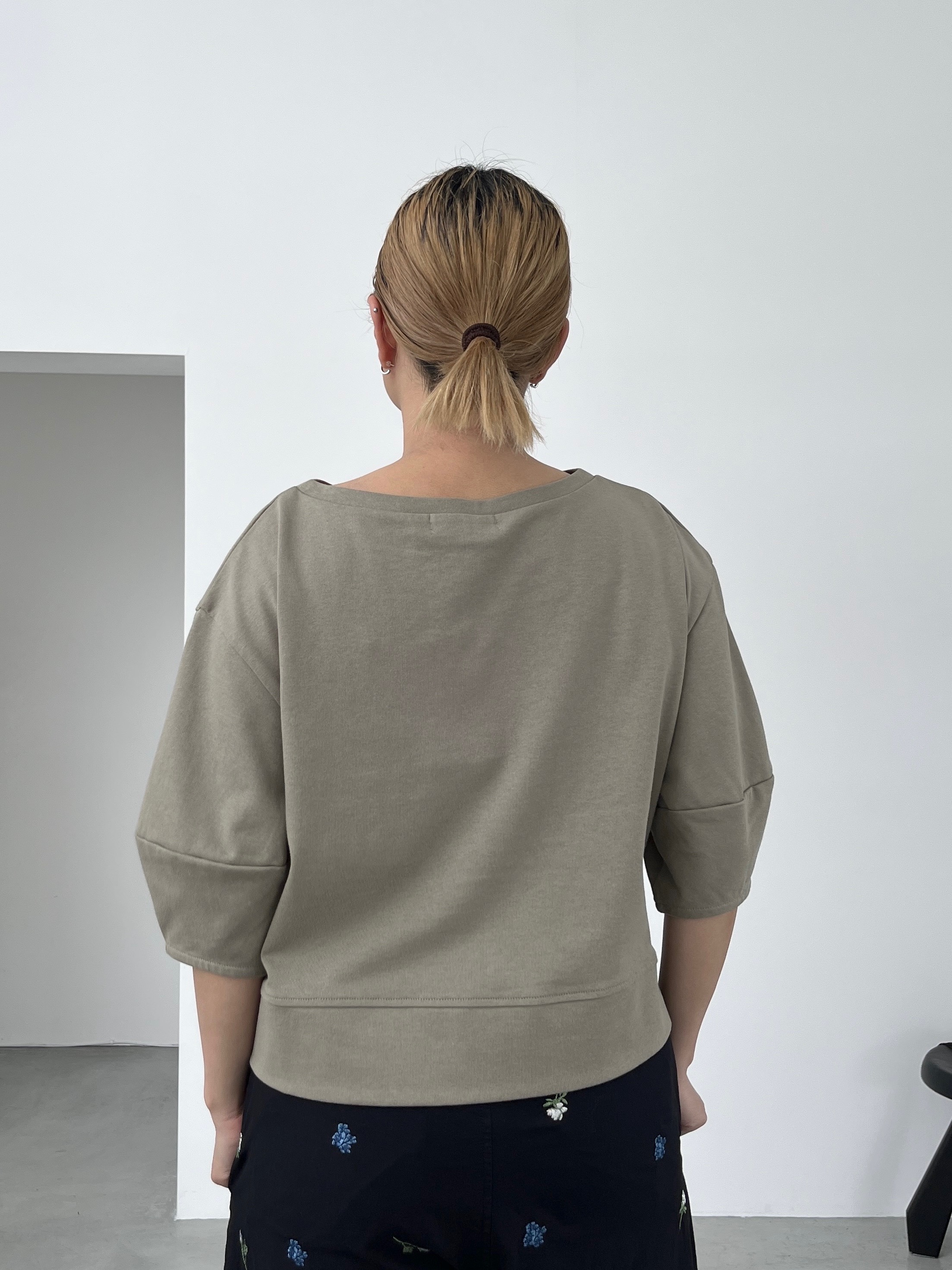 Harukaさんの「INDIVI｜ハーフスリーブフォルムカットソー【再入荷／マシンウォッシュ／接触冷感】」を使ったコーディネート