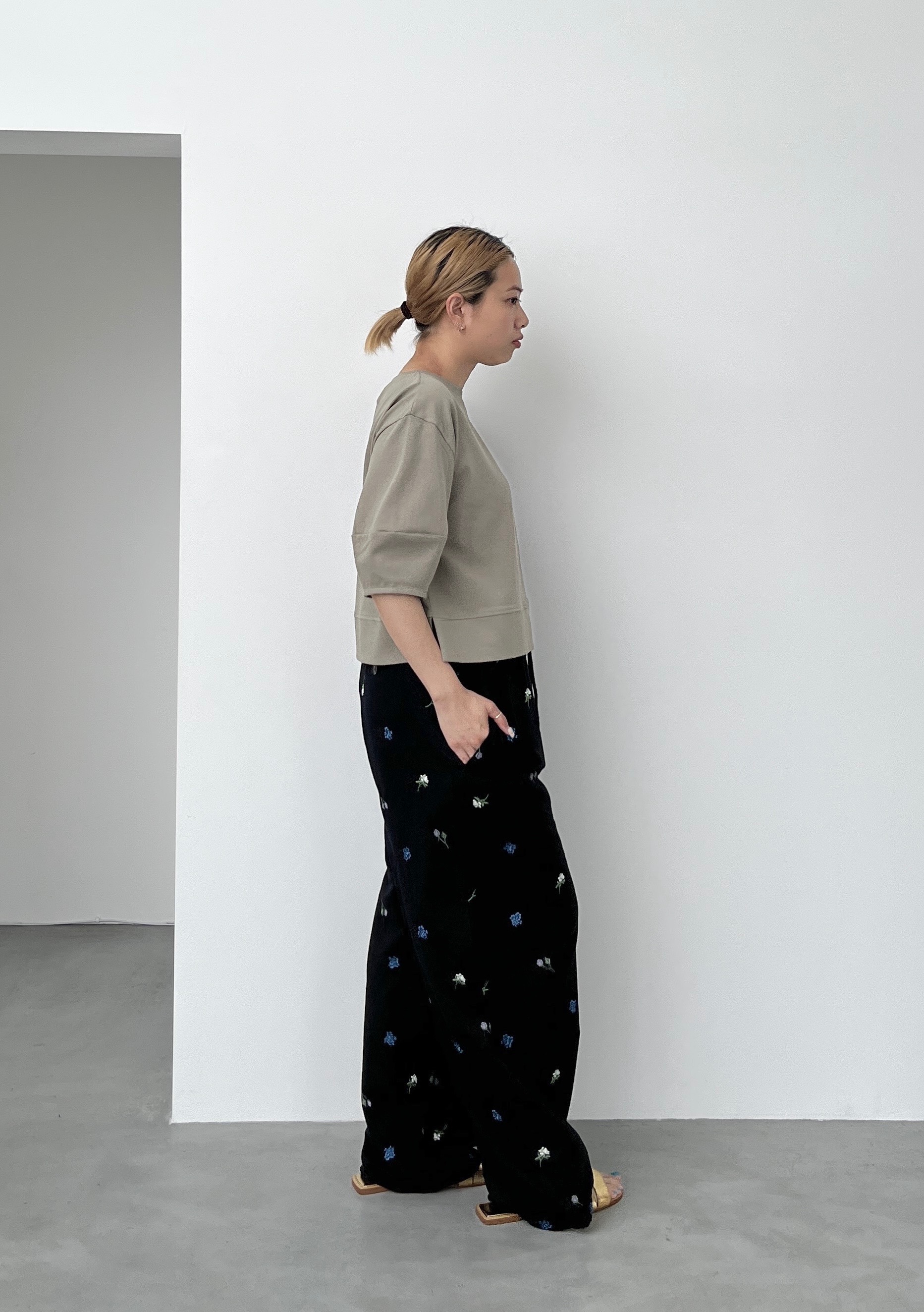Harukaさんの「INDIVI｜ハーフスリーブフォルムカットソー【再入荷／マシンウォッシュ／接触冷感】」を使ったコーディネート