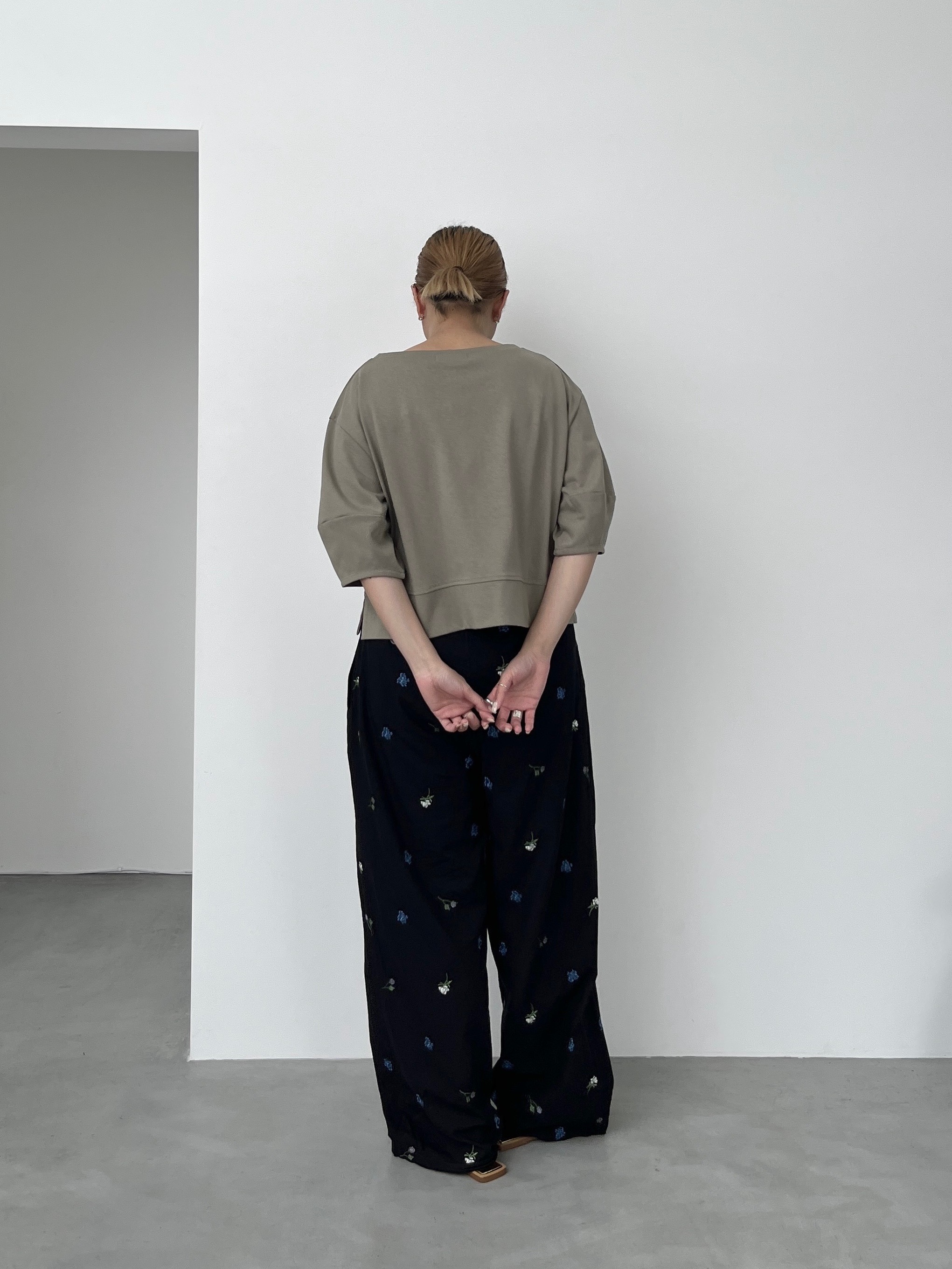 Harukaさんの「INDIVI｜ハーフスリーブフォルムカットソー【再入荷／マシンウォッシュ／接触冷感】」を使ったコーディネート