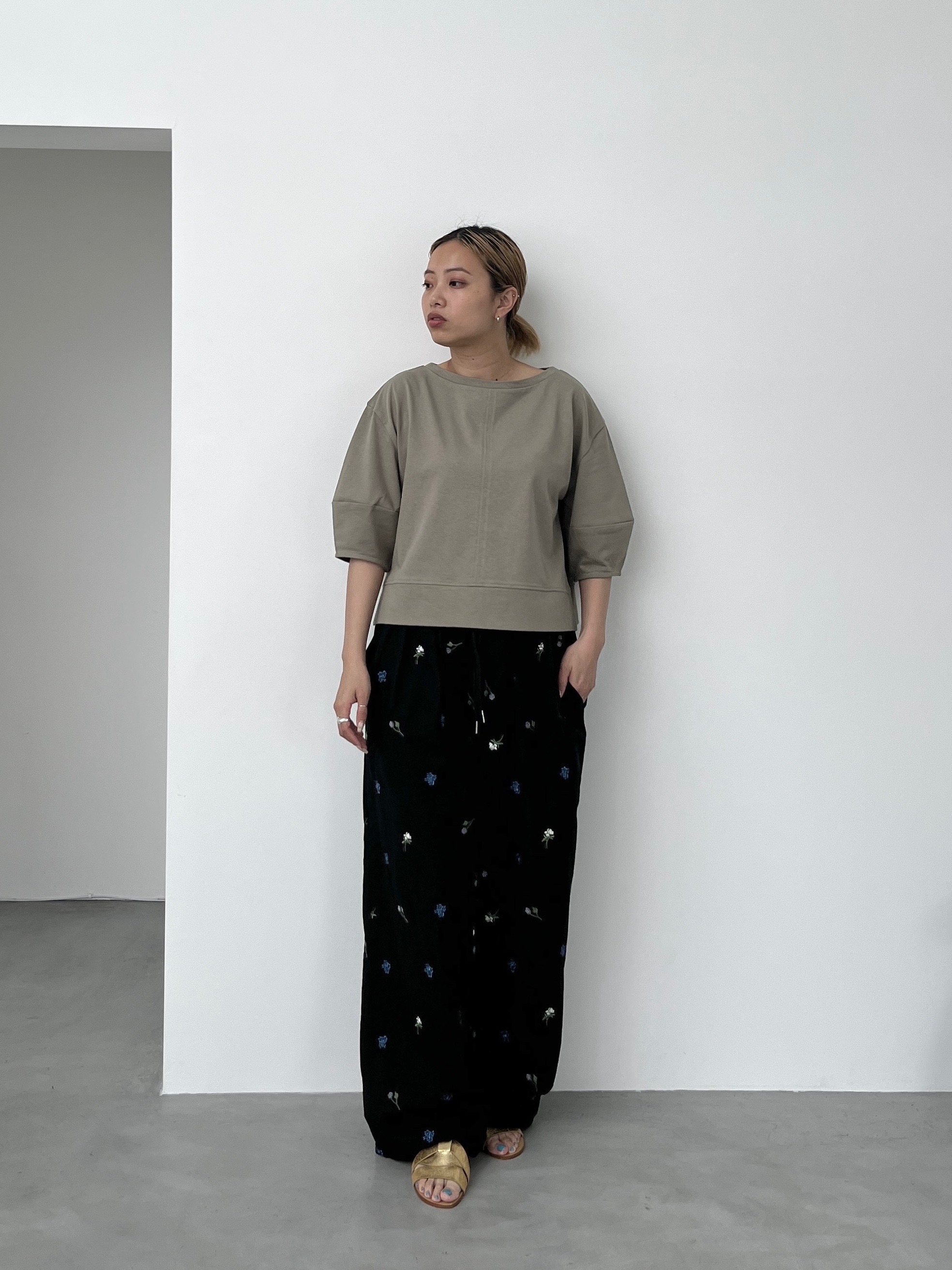 Harukaさんの「INDIVI｜ハーフスリーブフォルムカットソー【再入荷／マシンウォッシュ／接触冷感】」を使ったコーディネート
