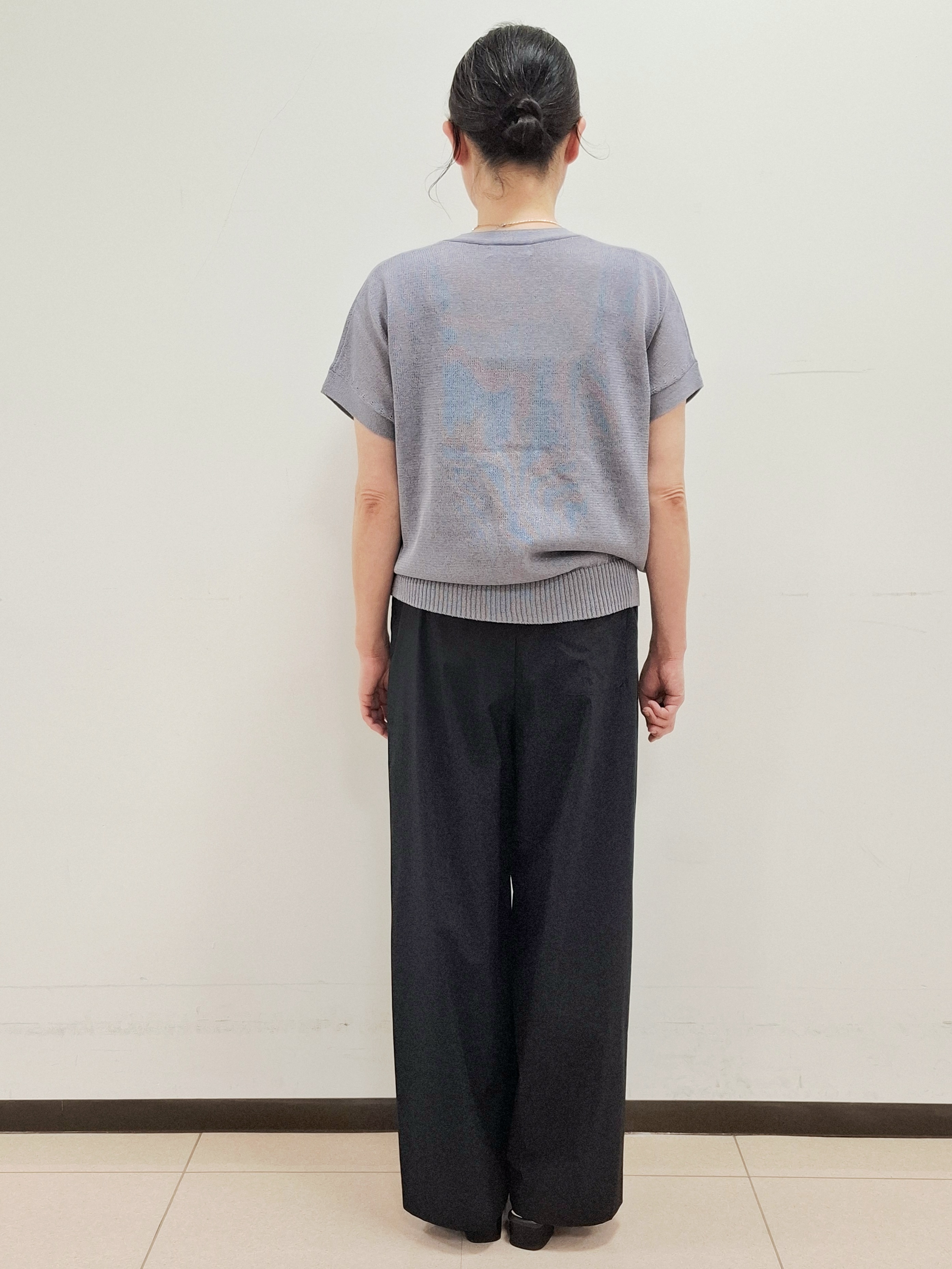 ねぎさんの「UNTITLED｜【洗える/清涼感】ドライタッチスリーブレスカーディガン」を使ったコーディネート