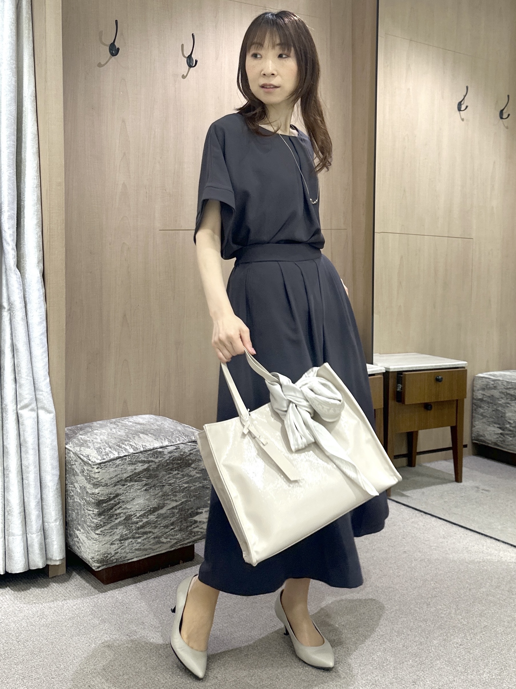 Miwaさんの「UNTITLED｜【前後2WAY/はっ水/セットアップ可】リラクシーフレンチスリーブブラウス」を使ったコーディネート