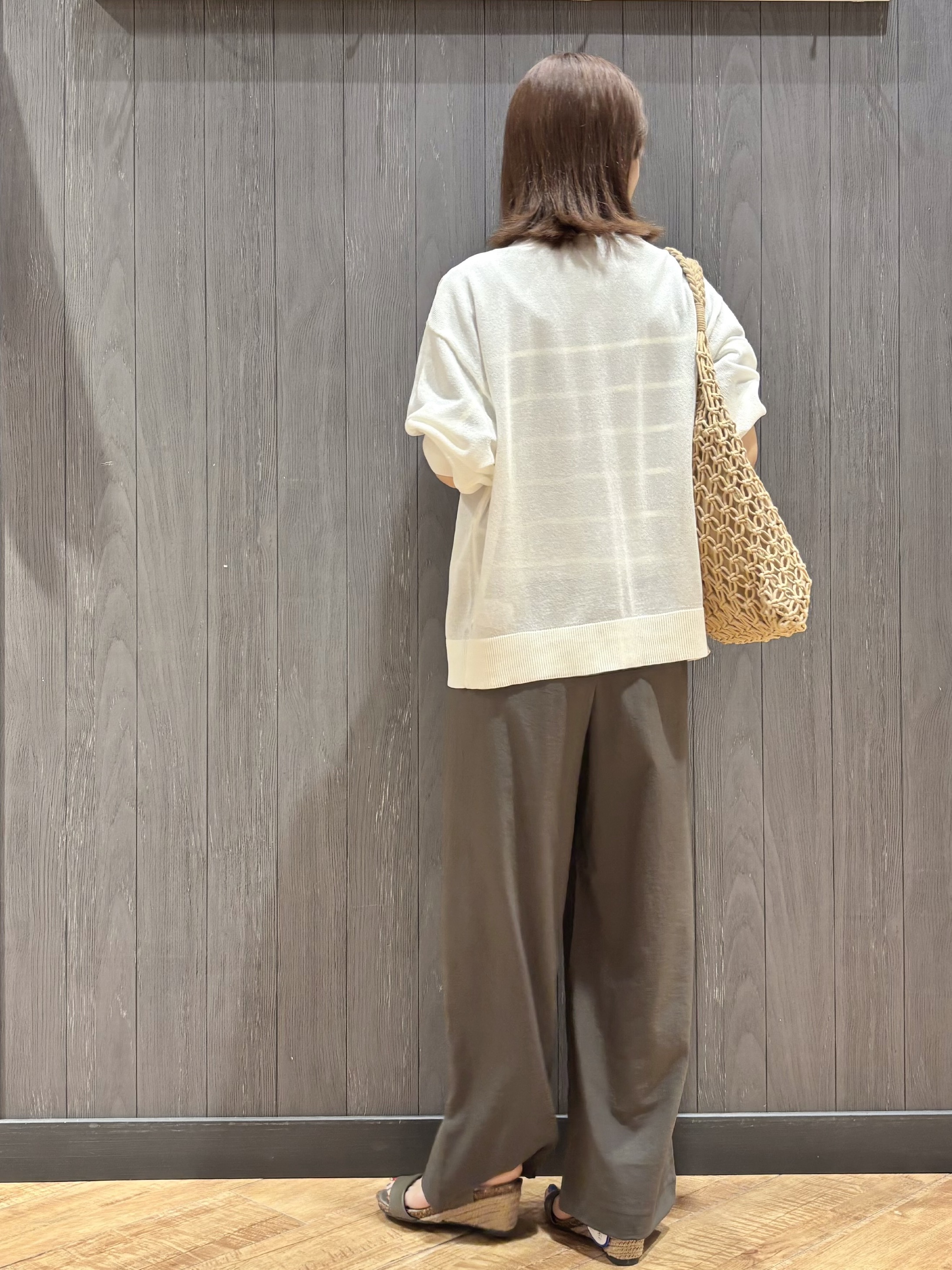 meiさんの「SHOO･LA･RUE｜【ひんやり/洗濯機可/S-LL】程よいVネックですっきり魅せる ジップアップ 7分袖シアーカーディガ」を使ったコーディネート