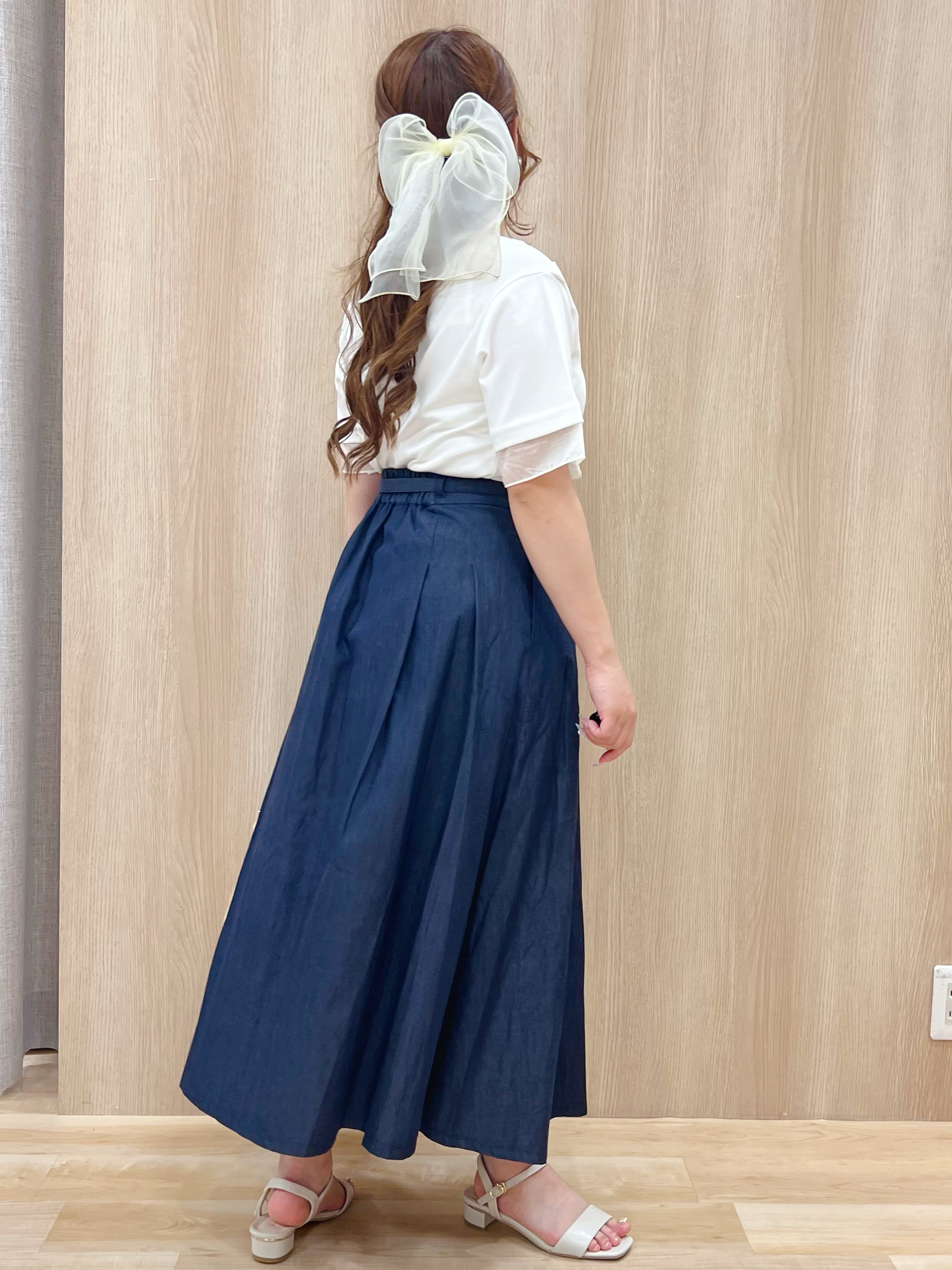 みことさんの「grove｜【二の腕カバー/UVカット・ひんやり】袖口シアースクエアネックTシャツ」を使ったコーディネート