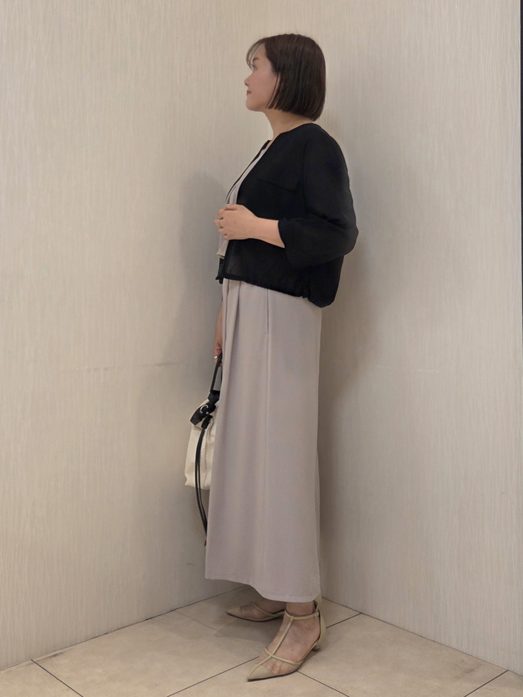 naokoさんの「UNTITLED｜【前後2WAY/はっ水/セットアップ可】リラクシーフレンチスリーブブラウス」を使ったコーディネート