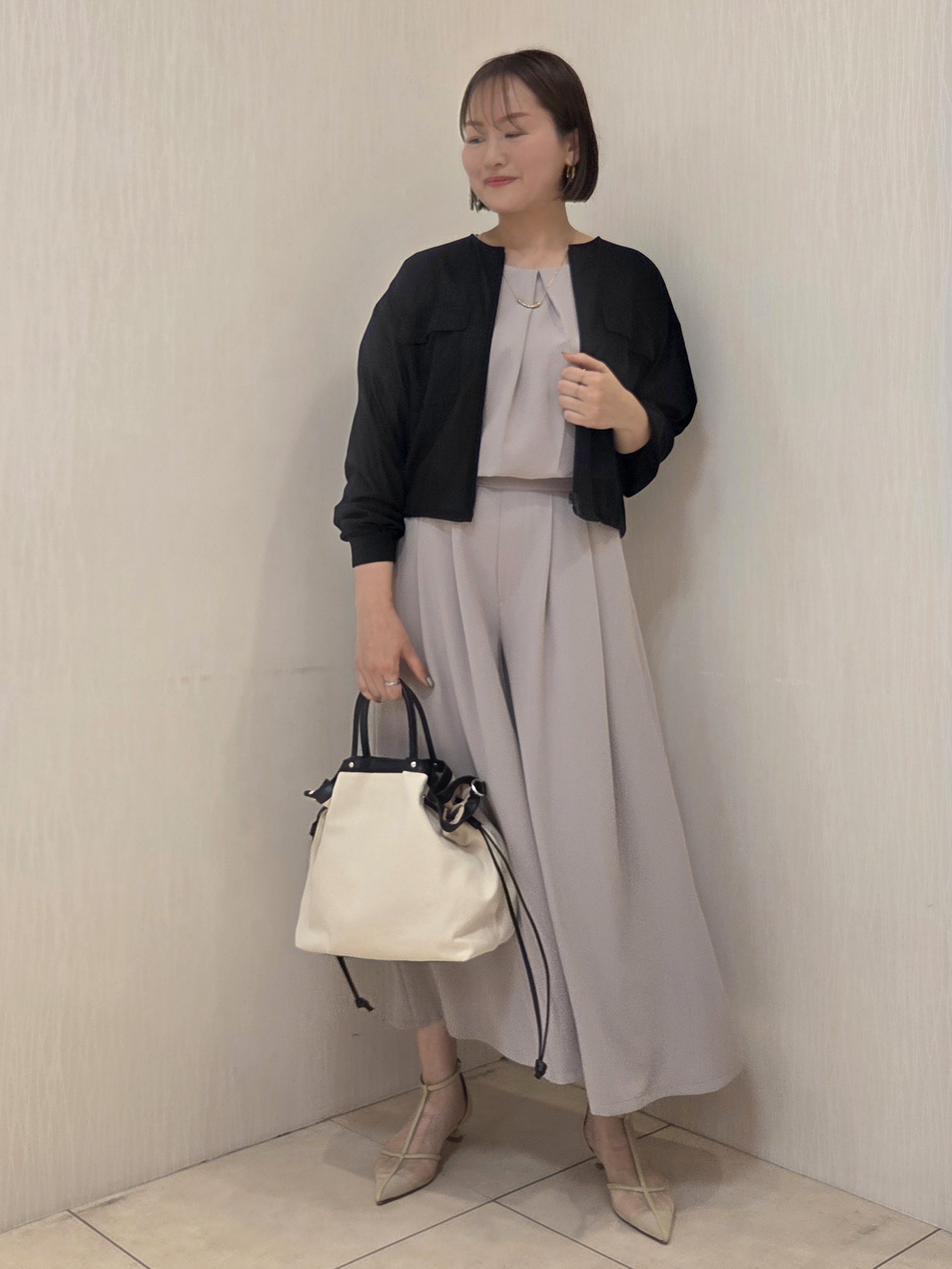 naokoさんの「UNTITLED｜【前後2WAY/はっ水/セットアップ可】リラクシーフレンチスリーブブラウス」を使ったコーディネート
