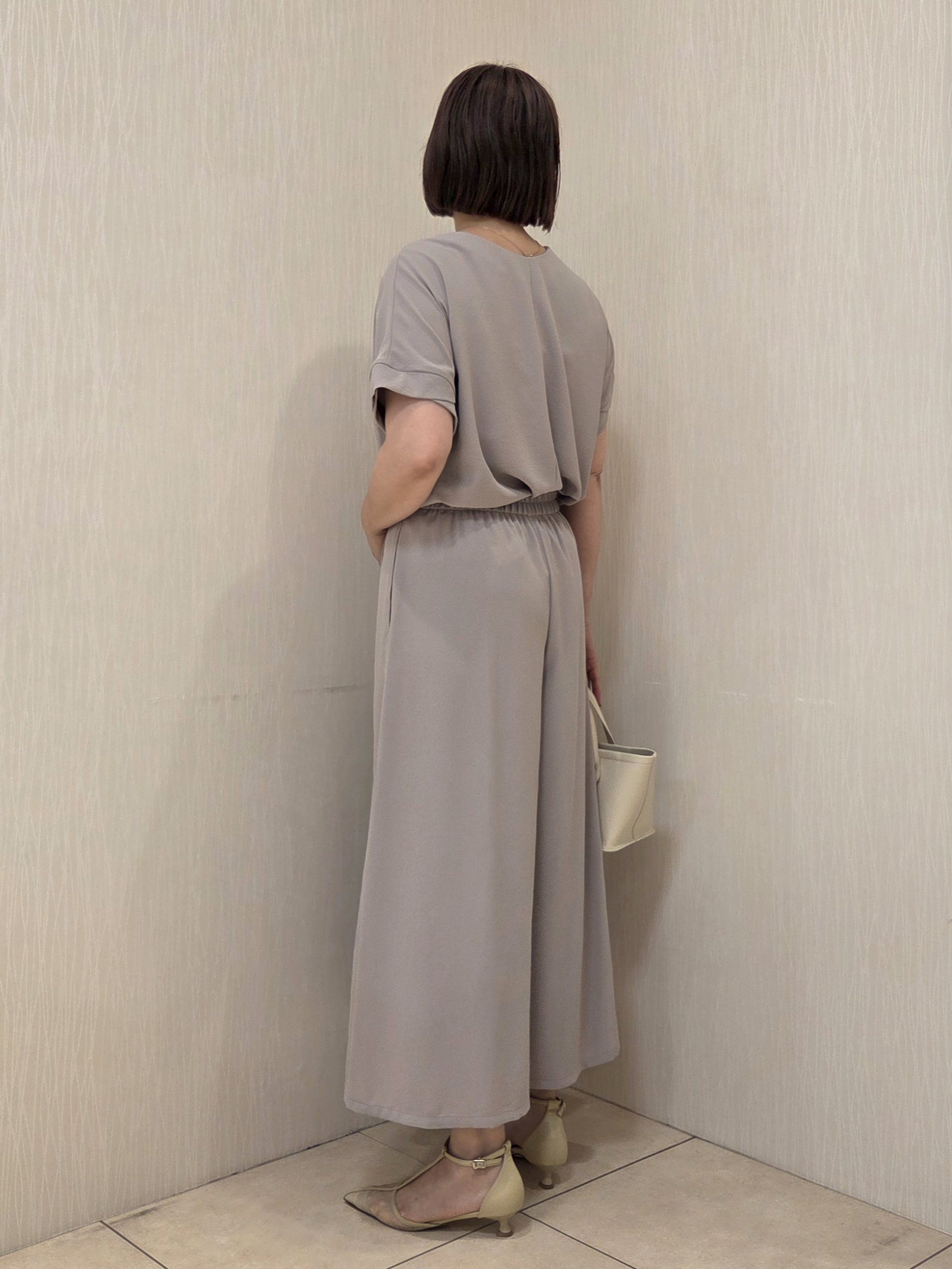 naokoさんの「UNTITLED｜【前後2WAY/はっ水/セットアップ可】リラクシーフレンチスリーブブラウス」を使ったコーディネート