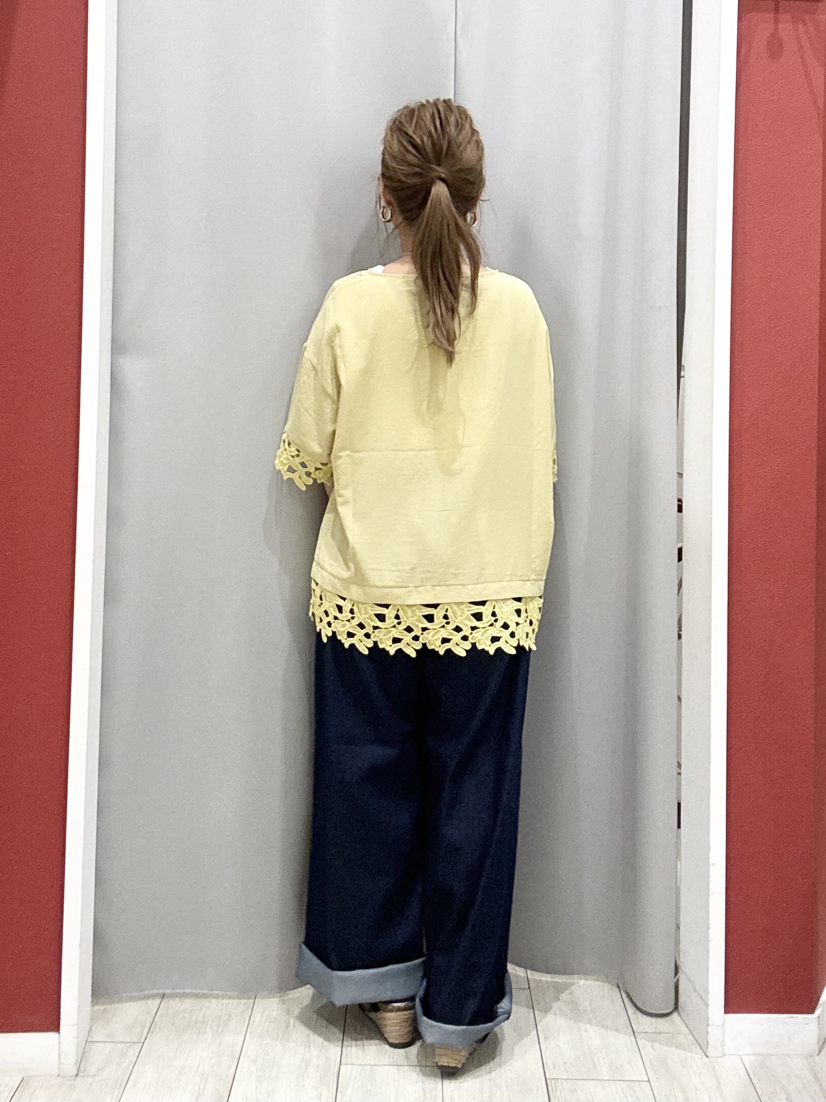 shioさんの「SHOO･LA･RUE｜【ひんやり/洗濯後しわになりにくい/S-LL】コーデの主役になる レース付きブラウス」を使ったコーディネート